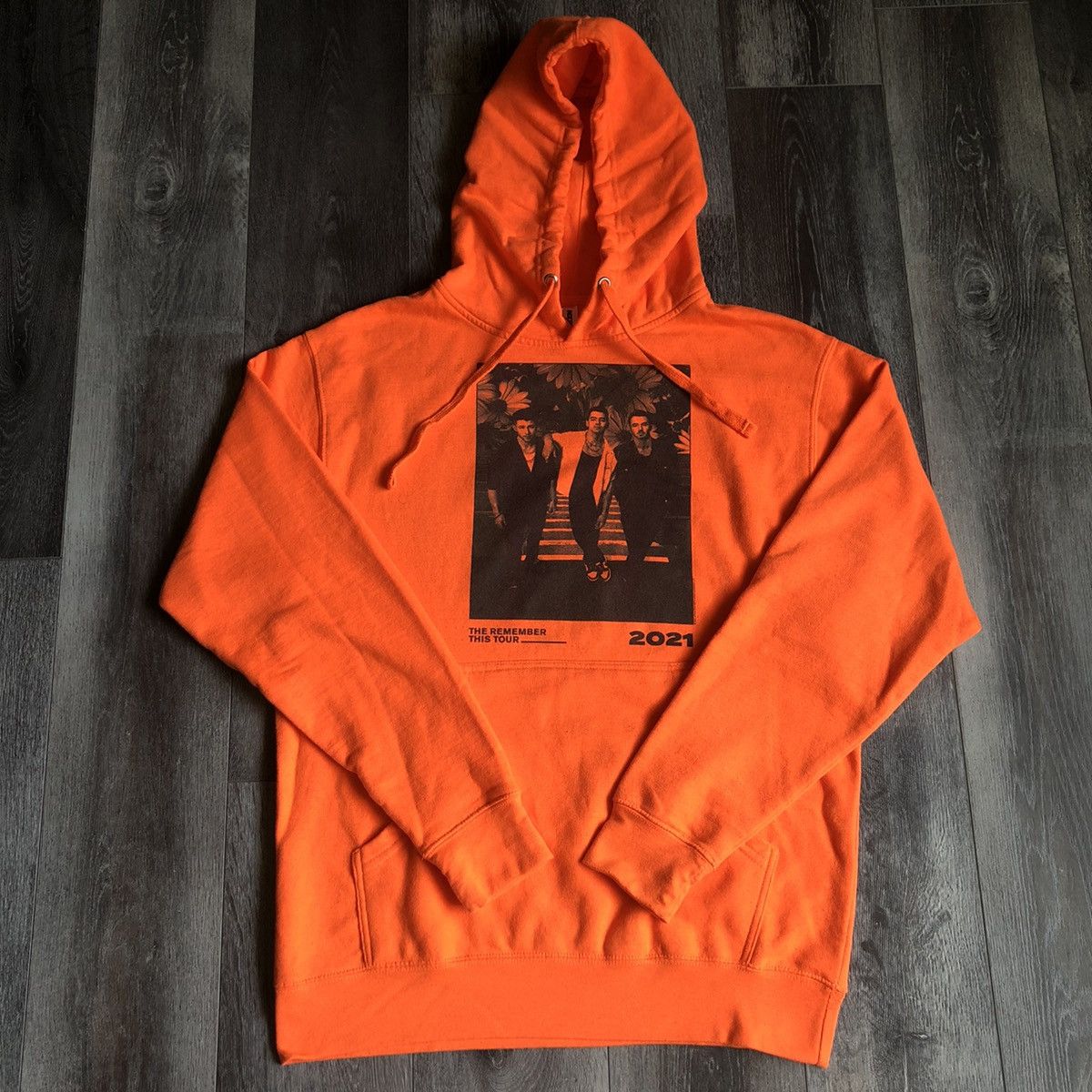 Band Tees The Jonas Brothers Remember This Tour Graphic Hoodie 2021 Size US M / EU 48-50 / 2 - 2 Thumbnail