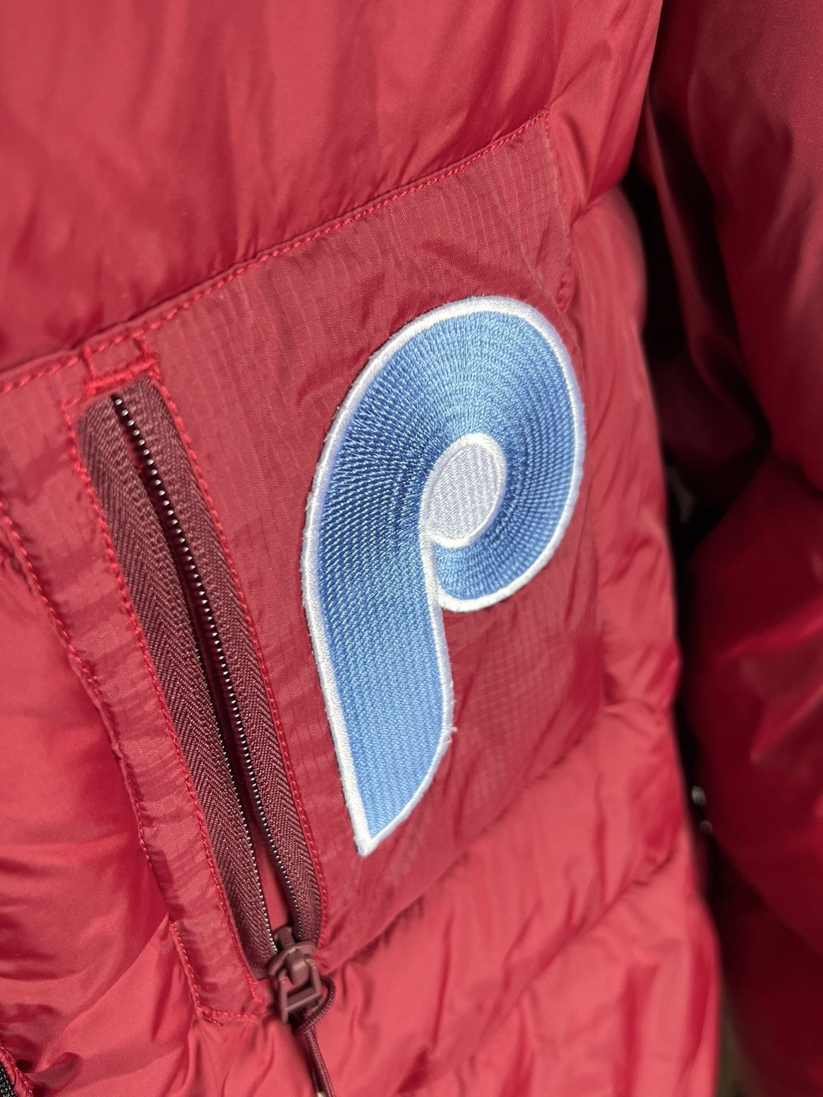 Foot Locker × MLB Phillies Patch x Foot Locker Oversized Puffer Blue Size US M / EU 48-50 / 2 - 7 Thumbnail