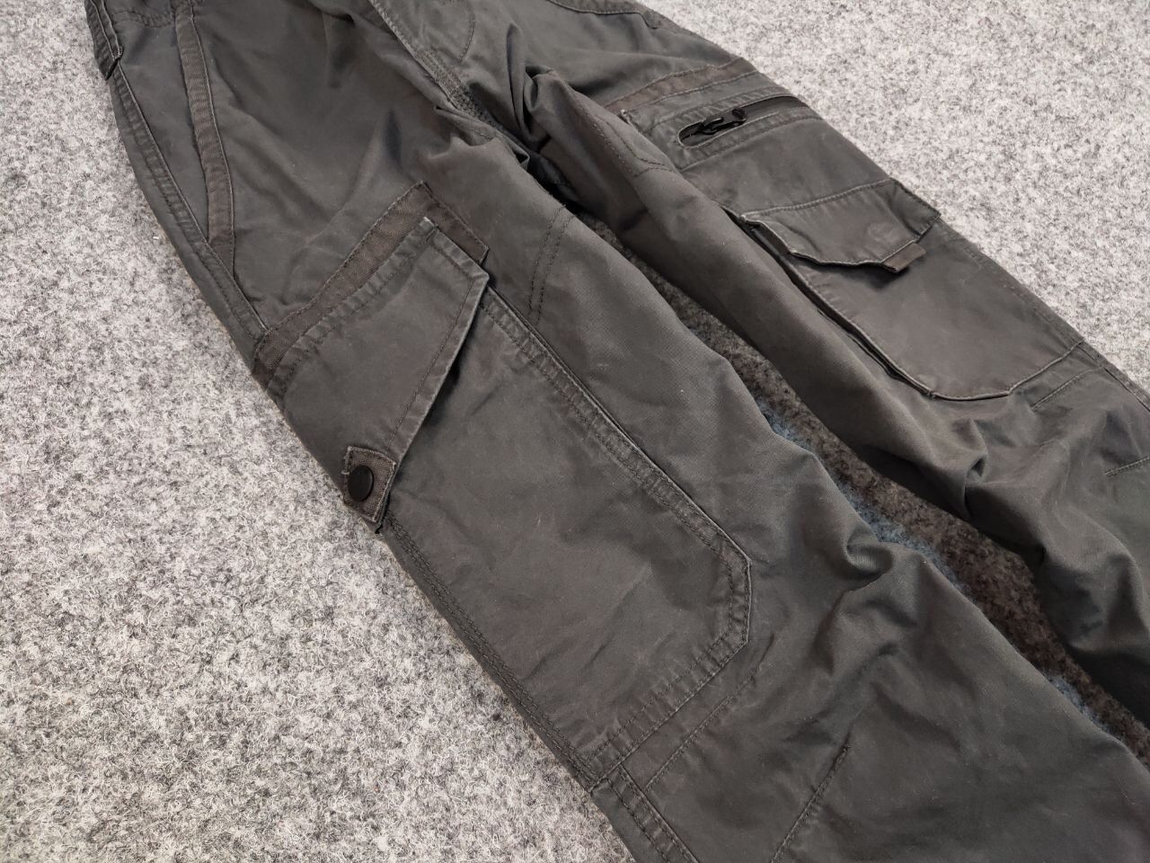 Japanese Brand Vintage 90's Cargo Pants Travis Scott Japan Zip Pocket Size US 34 / EU 50 - 9 Thumbnail