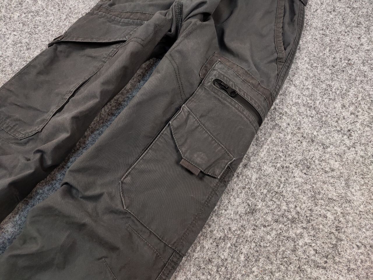 Japanese Brand Vintage 90's Cargo Pants Travis Scott Japan Zip Pocket Size US 34 / EU 50 - 8 Thumbnail