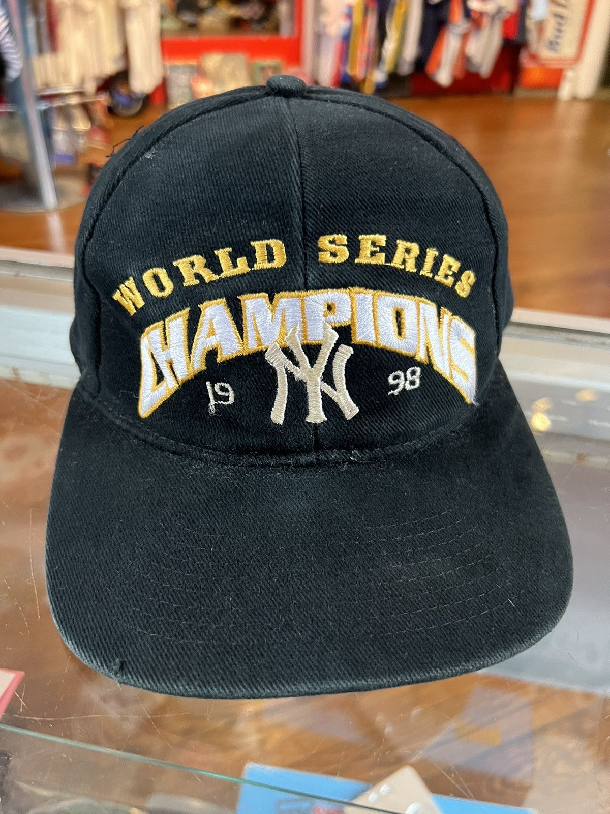 Drew Pearson × New York Yankees × Vintage Vintage Yankees World Series Hat Drew Pearson Size ONE SIZE - 1 Thumbnail