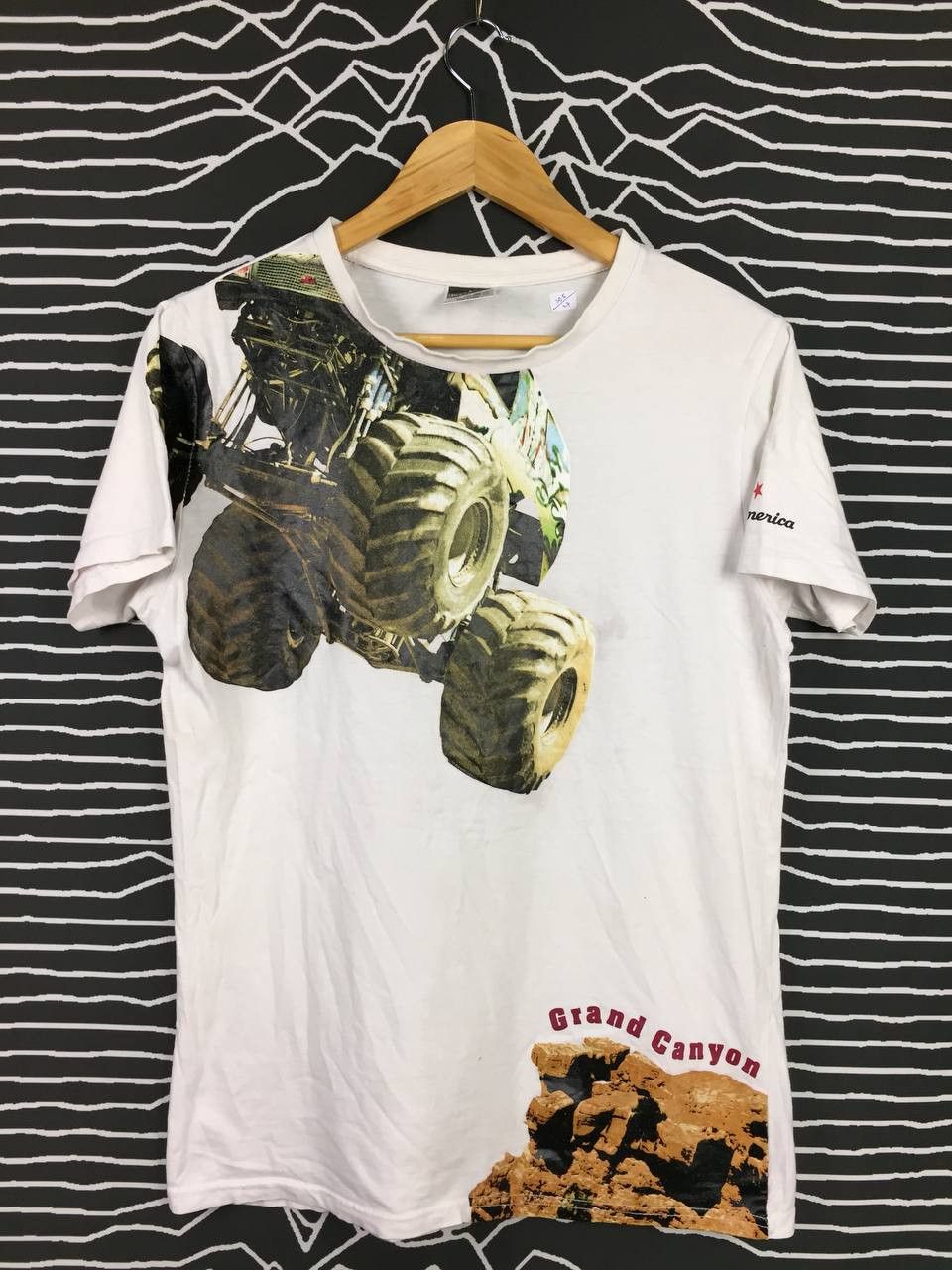 Vintage Big America McDonalds Big Foot Graphic Tee Size US M / EU 48-50 / 2 - 2 Thumbnail