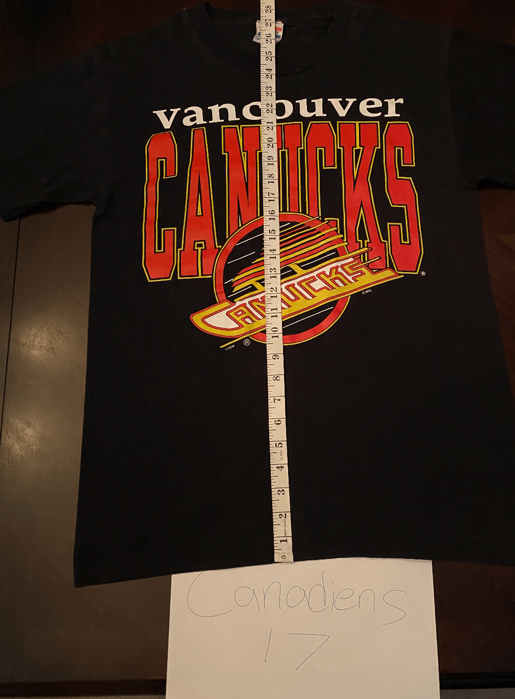 Vintage Vintage Vancouver Canucks Tee *Good Condition* Size US M / EU 48-50 / 2 - 4 Thumbnail