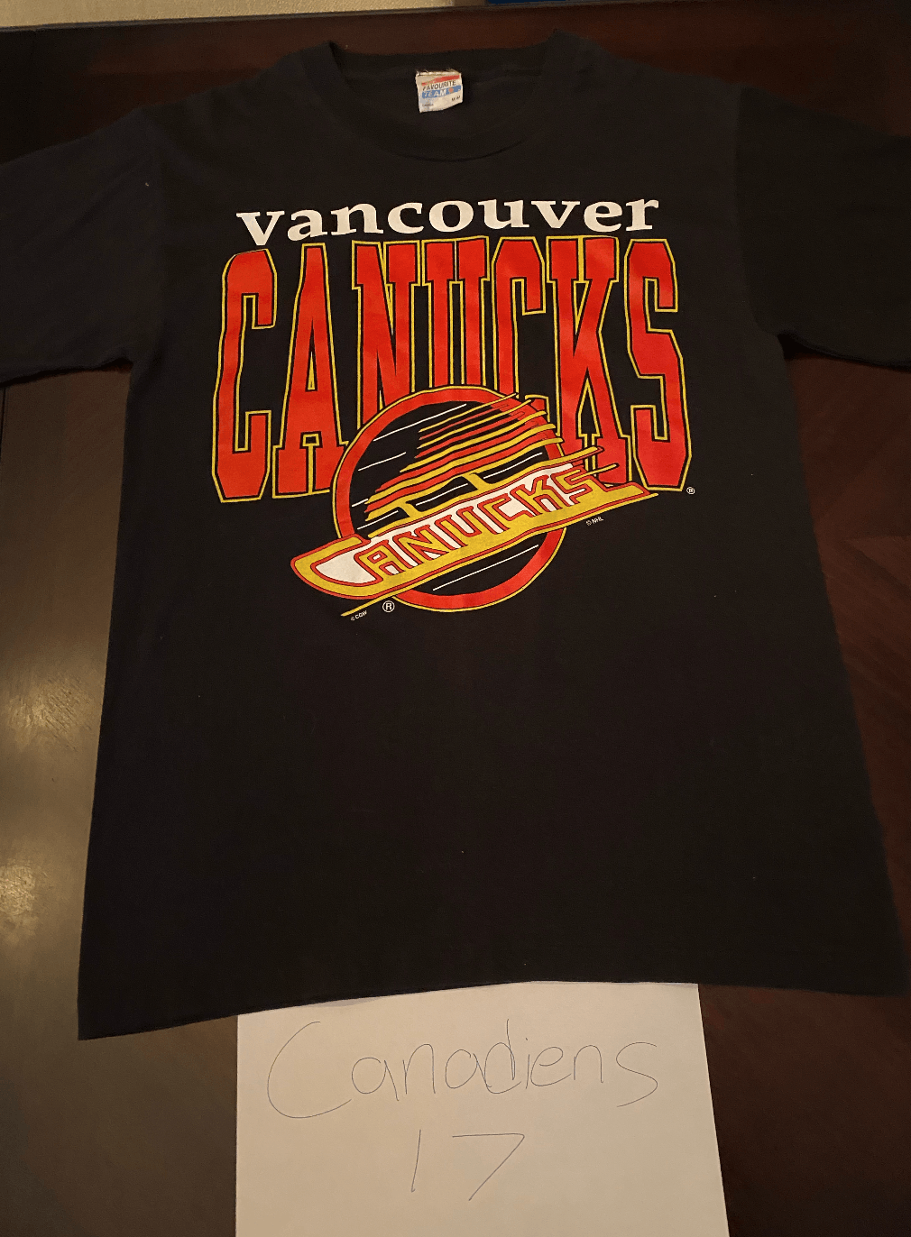 Vintage Vintage Vancouver Canucks Tee *Good Condition* Size US M / EU 48-50 / 2 - 1 Thumbnail