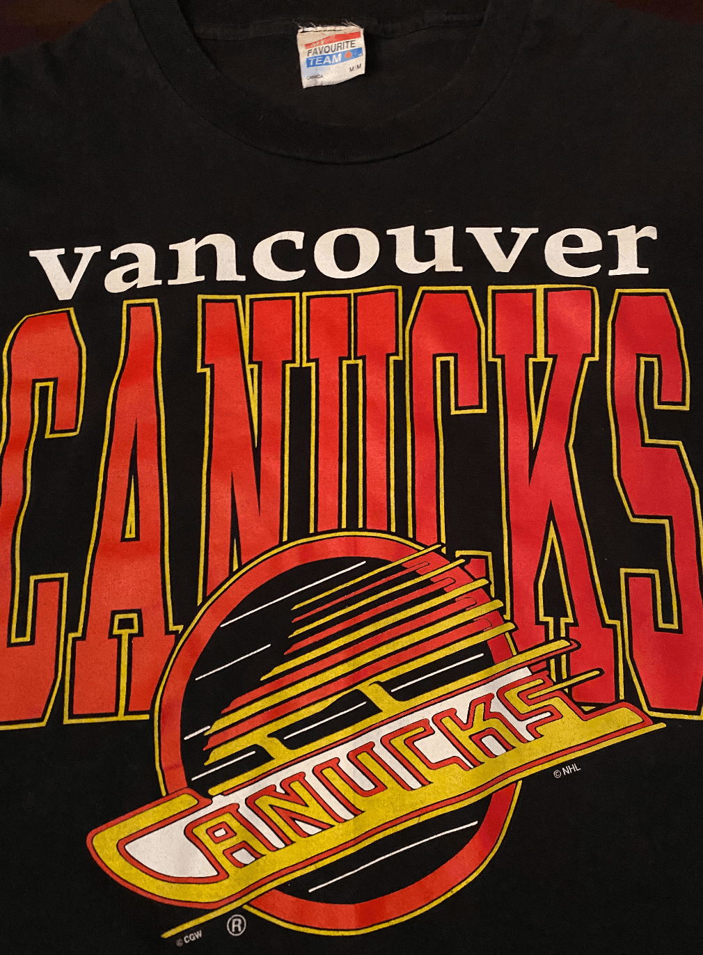 Vintage Vintage Vancouver Canucks Tee *Good Condition* Size US M / EU 48-50 / 2 - 2 Thumbnail