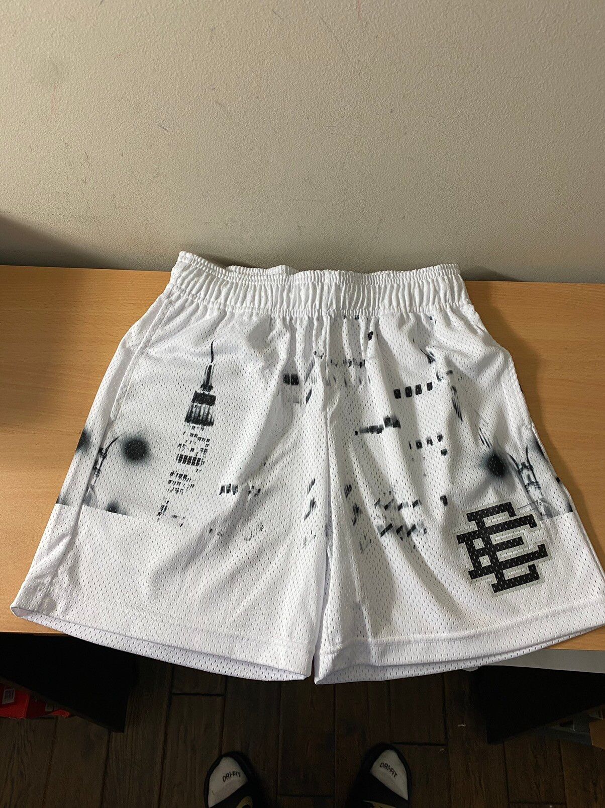 Eric Emanuel EE White Skyline Shorts (M) Size US 32 / EU 48 - 1 Preview