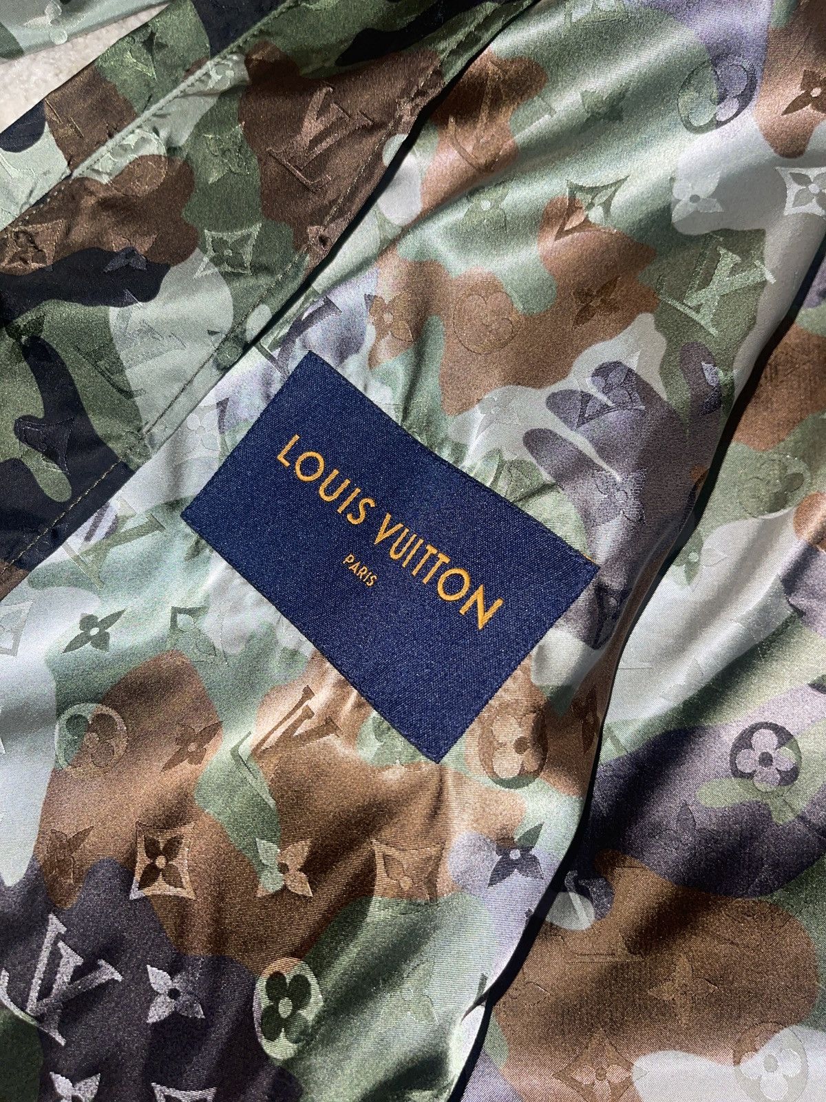Louis Vuitton Louis Vuitton CAMO WINDBREAKER Size US M / EU 48-50 / 2 - 7 Thumbnail