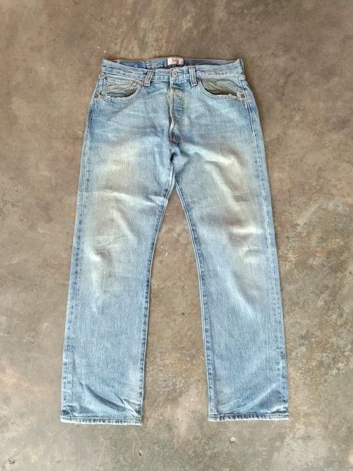 Vintage Light Wash Vintage Levi's 501 Faded Distressed Jeans 33x30 ...