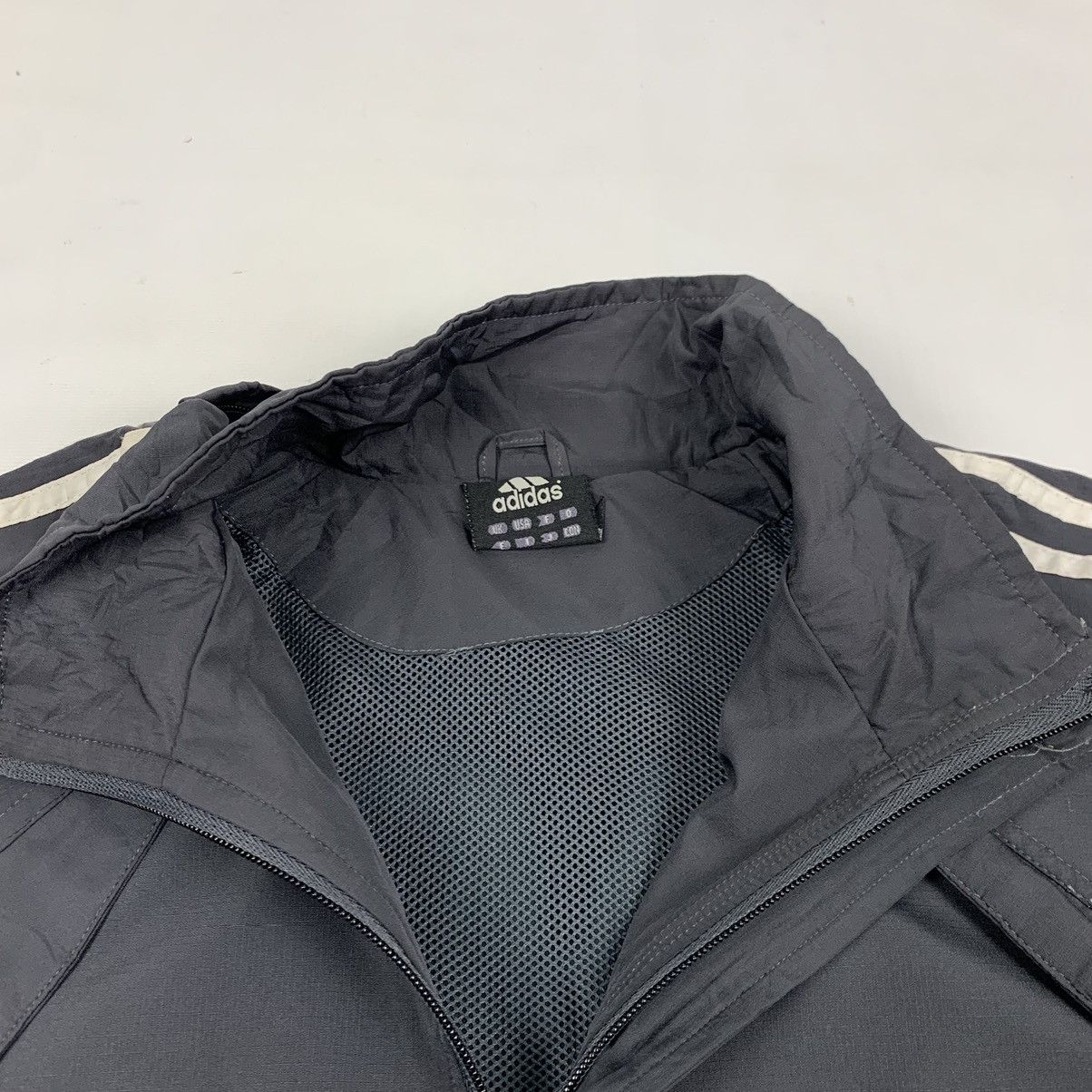 Adidas Vintage Adidas Light Zipper Jacket Size US M / EU 48-50 / 2 - 9 Thumbnail