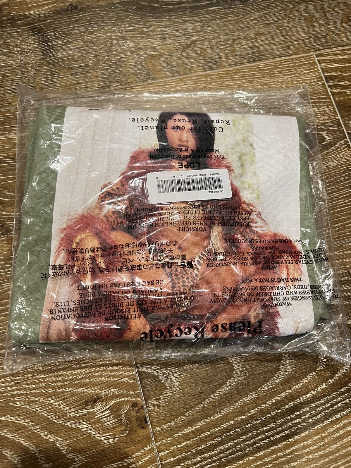 Supreme Lil kim tee Size US M / EU 48-50 / 2 - 2 Thumbnail