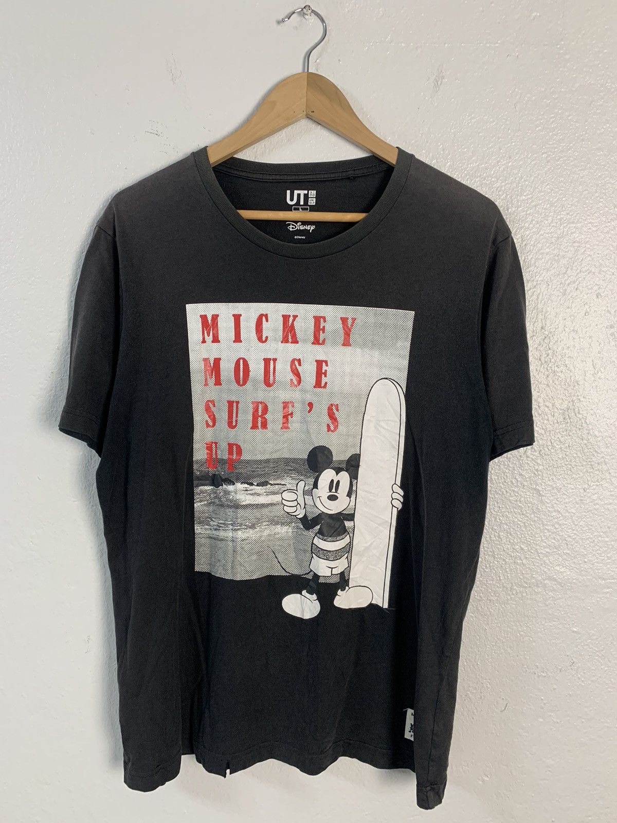 Disney Uniqlo x Disney Mickey Mouse Surf’s Up Tee Size US M / EU 48-50 / 2 - 1 Thumbnail