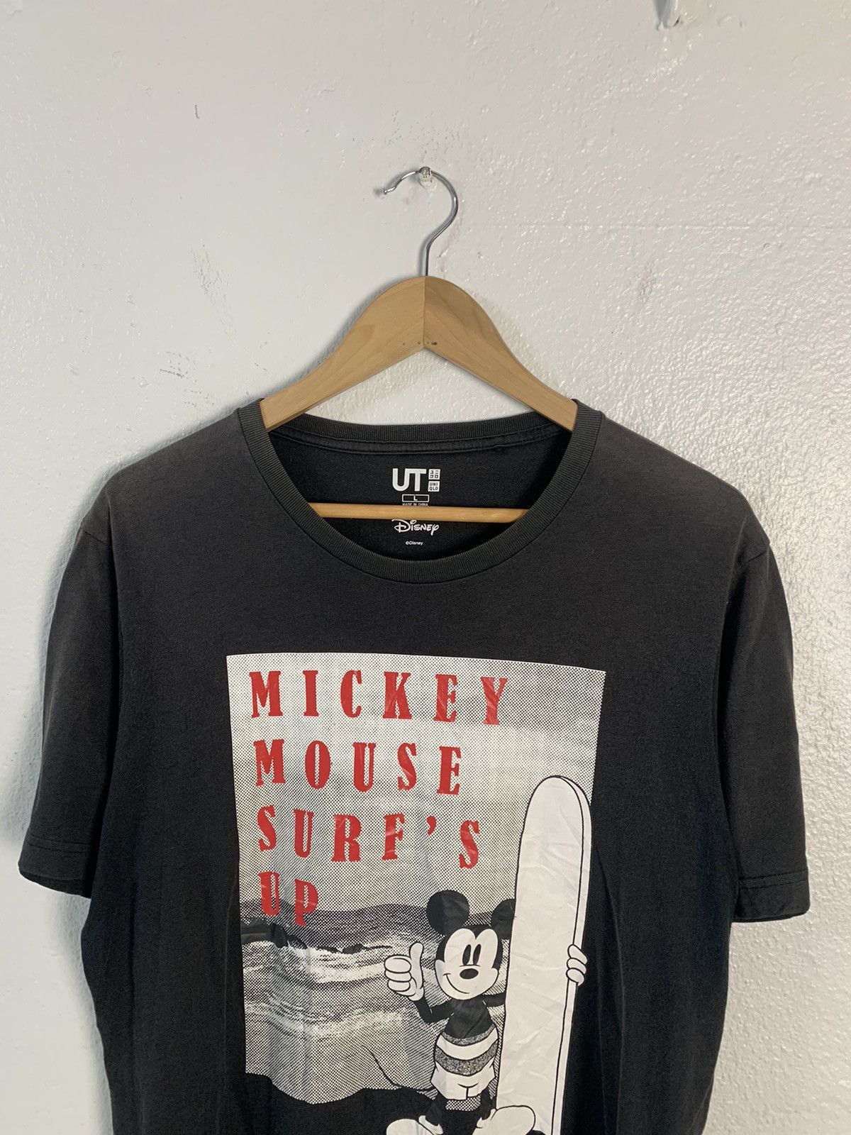 Disney Uniqlo x Disney Mickey Mouse Surf’s Up Tee Size US M / EU 48-50 / 2 - 4 Thumbnail