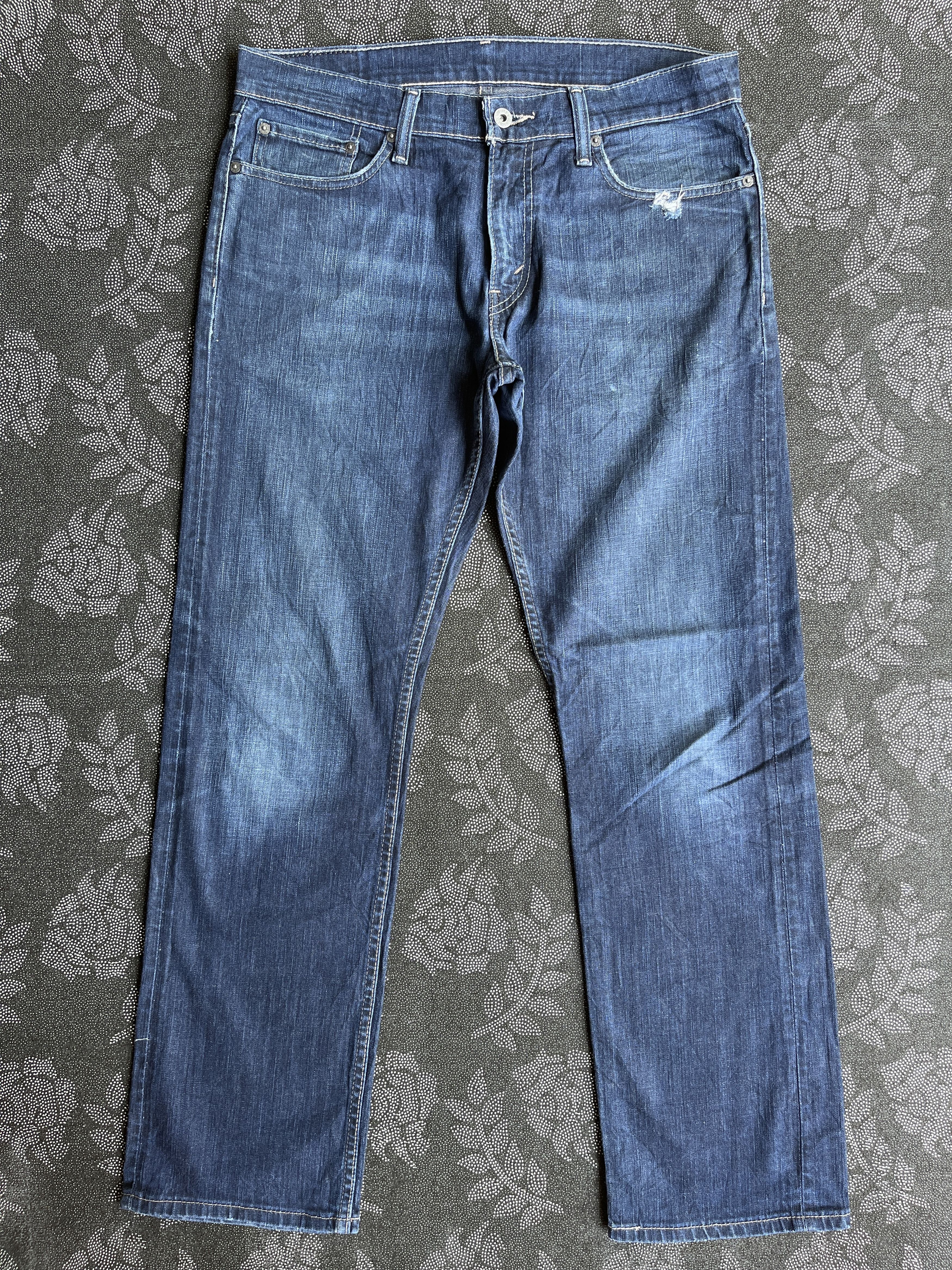Vintage Levi’s 514 Blue Wash Jeans - J186