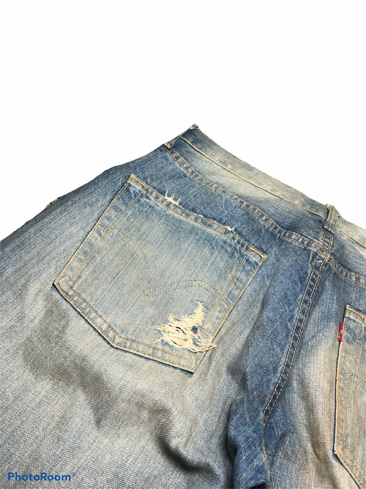 Levi's VINTAGE LEVIS 501 WASHED BLUE DISTRESSED DENIM Size US 30 / EU 46 - 3 Thumbnail