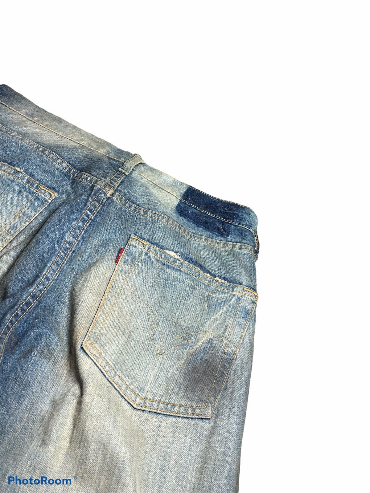 Levi's VINTAGE LEVIS 501 WASHED BLUE DISTRESSED DENIM Size US 30 / EU 46 - 4 Thumbnail
