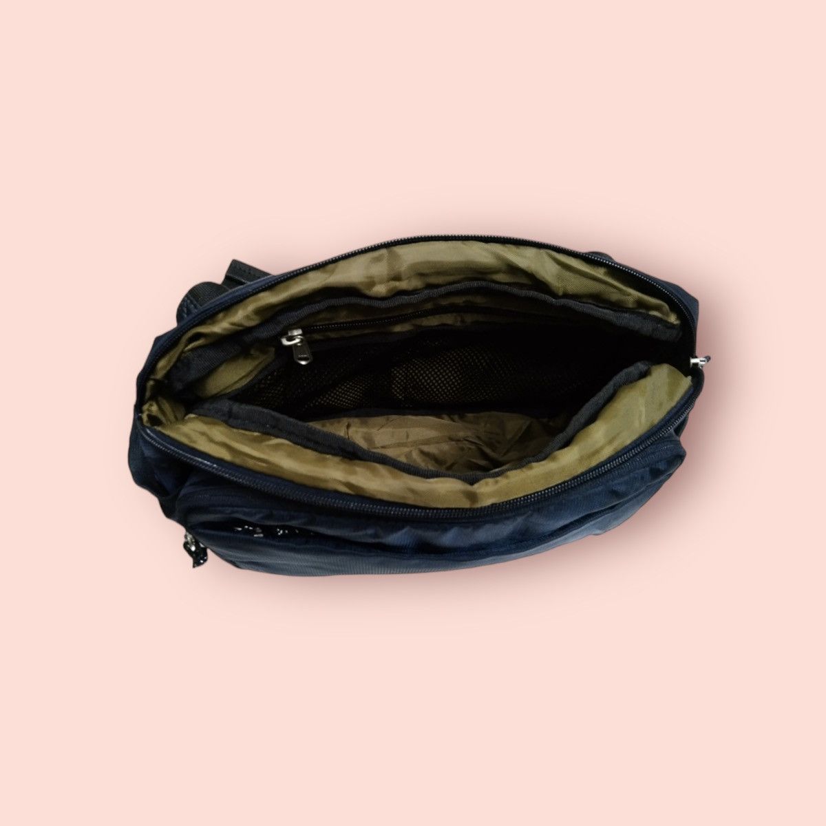 Japanese Brand × Jun Takahashi × Uniqlo UNIQLO X CORDURA FABRIC HIP/WAIST BAG/BODYBAG Size ONE SIZE - 13 Thumbnail