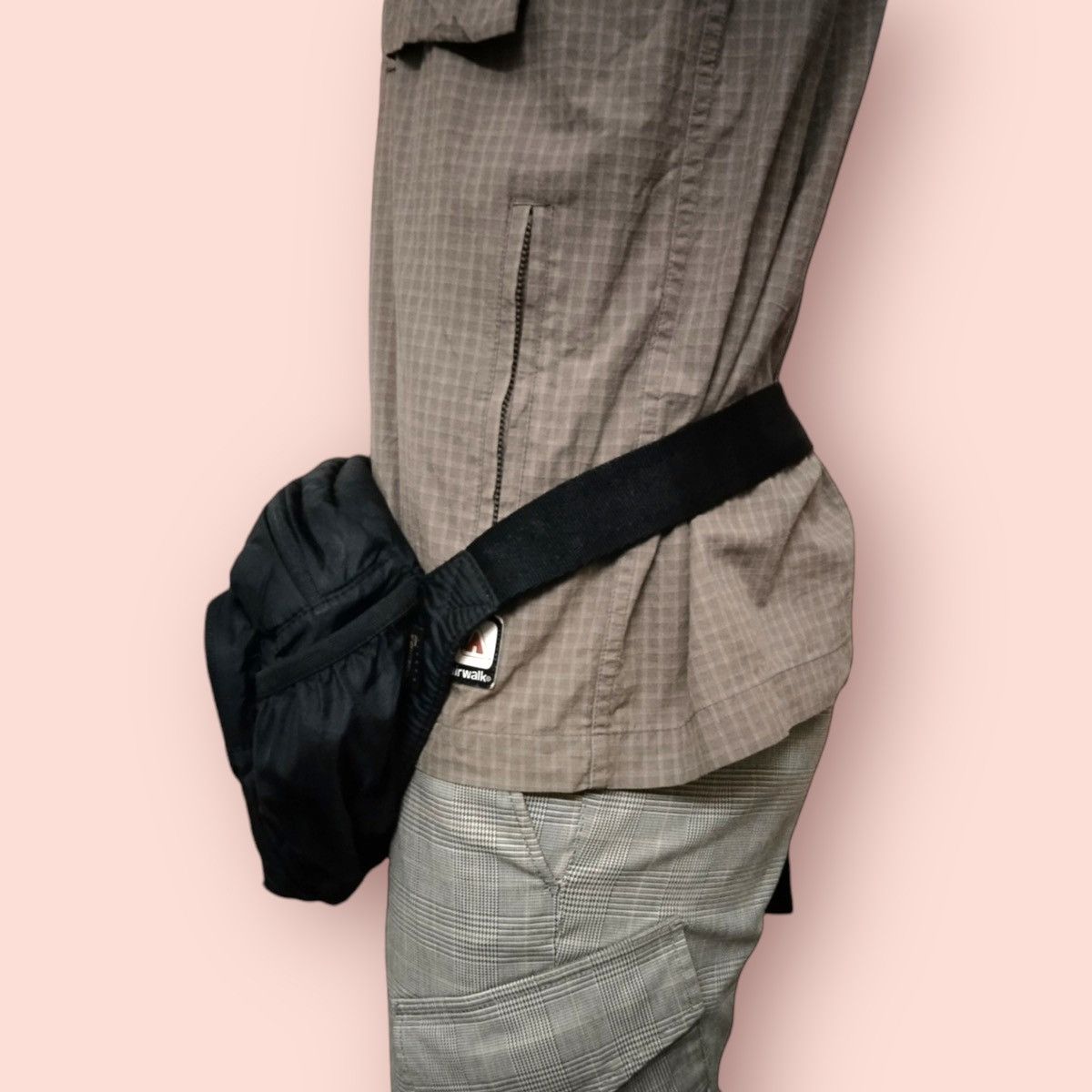 Japanese Brand × Jun Takahashi × Uniqlo UNIQLO X CORDURA FABRIC HIP/WAIST BAG/BODYBAG Size ONE SIZE - 5 Thumbnail