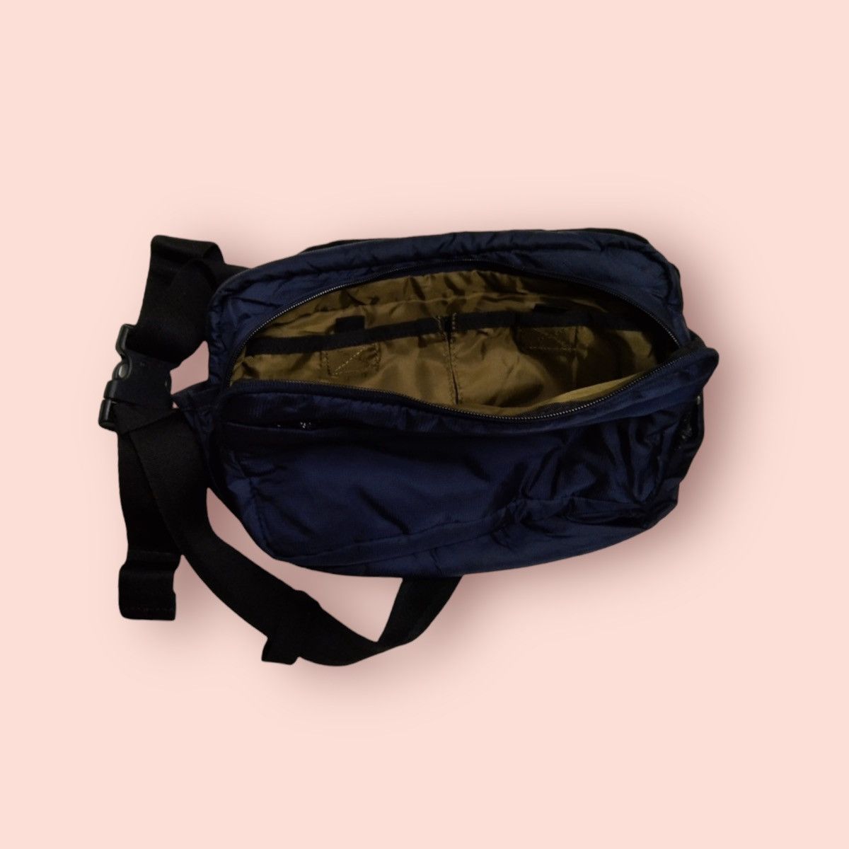 Japanese Brand × Jun Takahashi × Uniqlo UNIQLO X CORDURA FABRIC HIP/WAIST BAG/BODYBAG Size ONE SIZE - 14 Thumbnail