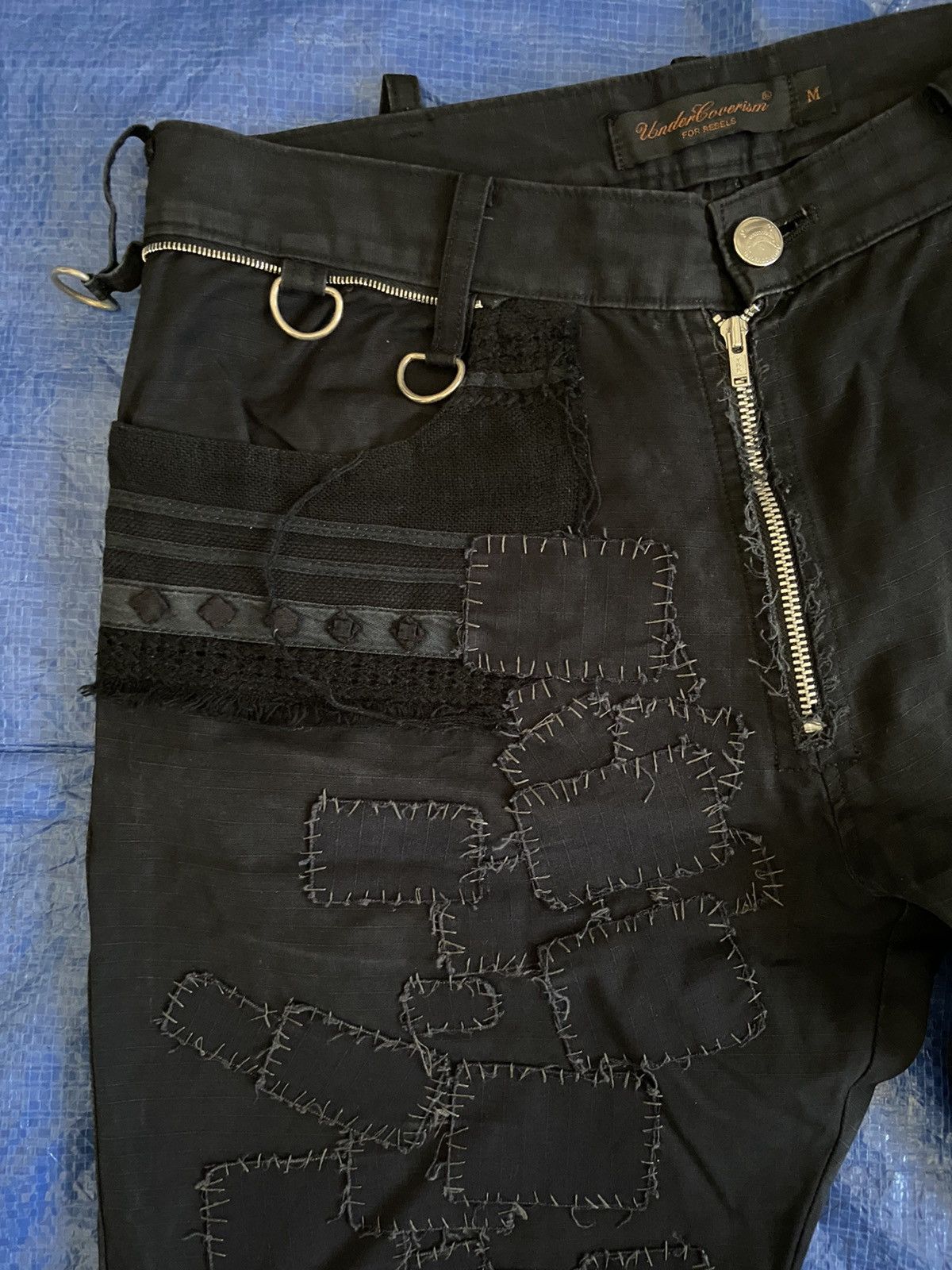 Jun Takahashi × Undercover 2003 Undercover “Scab” Peace Not Compromise Cargo Pants Size US 30 / EU 46 - 3 Thumbnail