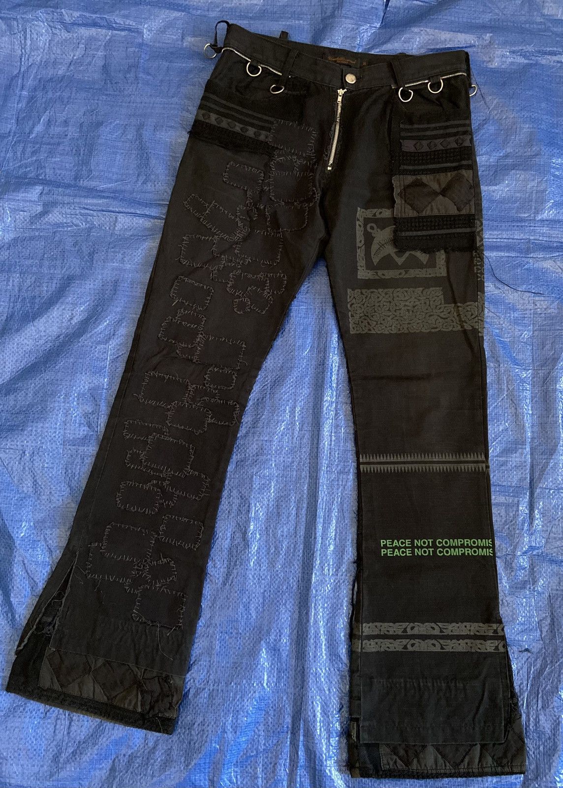 Jun Takahashi × Undercover 2003 Undercover “Scab” Peace Not Compromise Cargo Pants Size US 30 / EU 46 - 1 Thumbnail