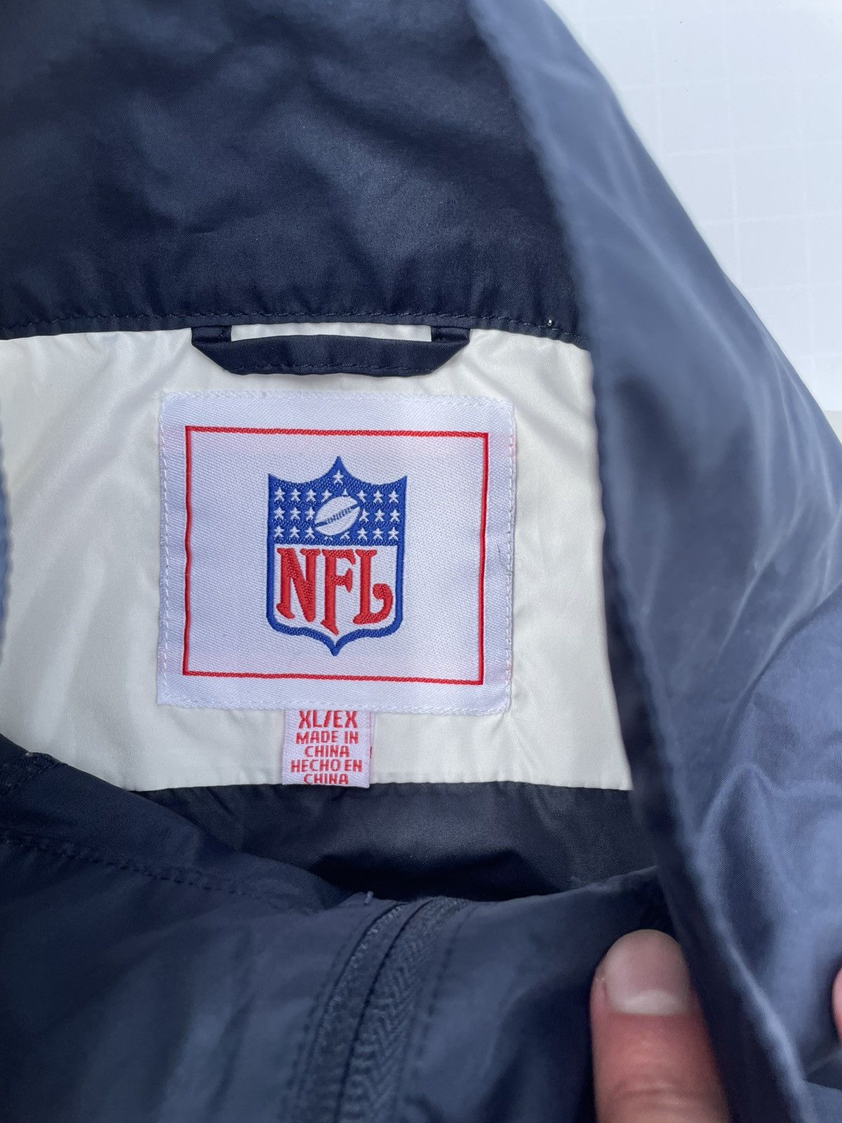 NFL vintage 90s NFL TENNESSEE TITANS windbreaker jacket Size US XL / EU 56 / 4 - 5 Thumbnail