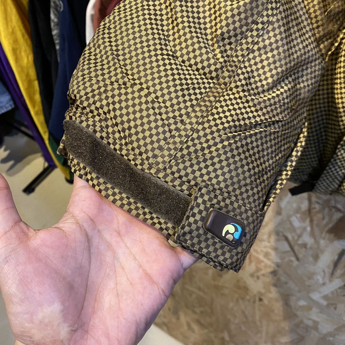 Burton × Ronin Division Ronin La Cosa Nostra Burton Check Golden Puffer Jackets Size US XL / EU 56 / 4 - 9 Thumbnail