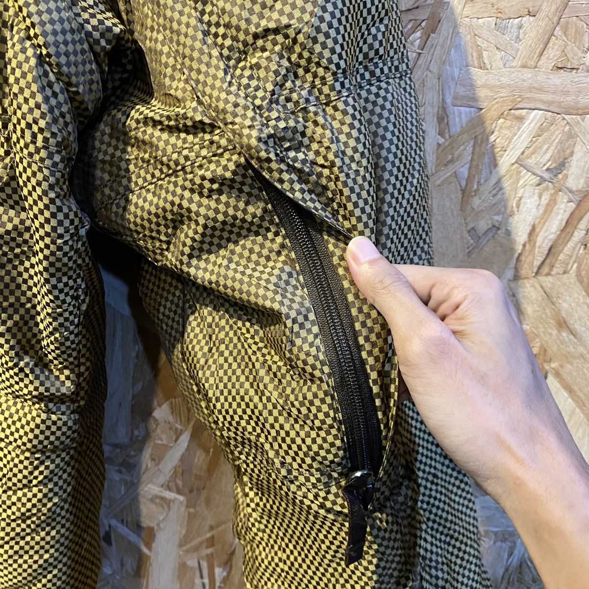 Burton × Ronin Division Ronin La Cosa Nostra Burton Check Golden Puffer Jackets Size US XL / EU 56 / 4 - 15 Thumbnail
