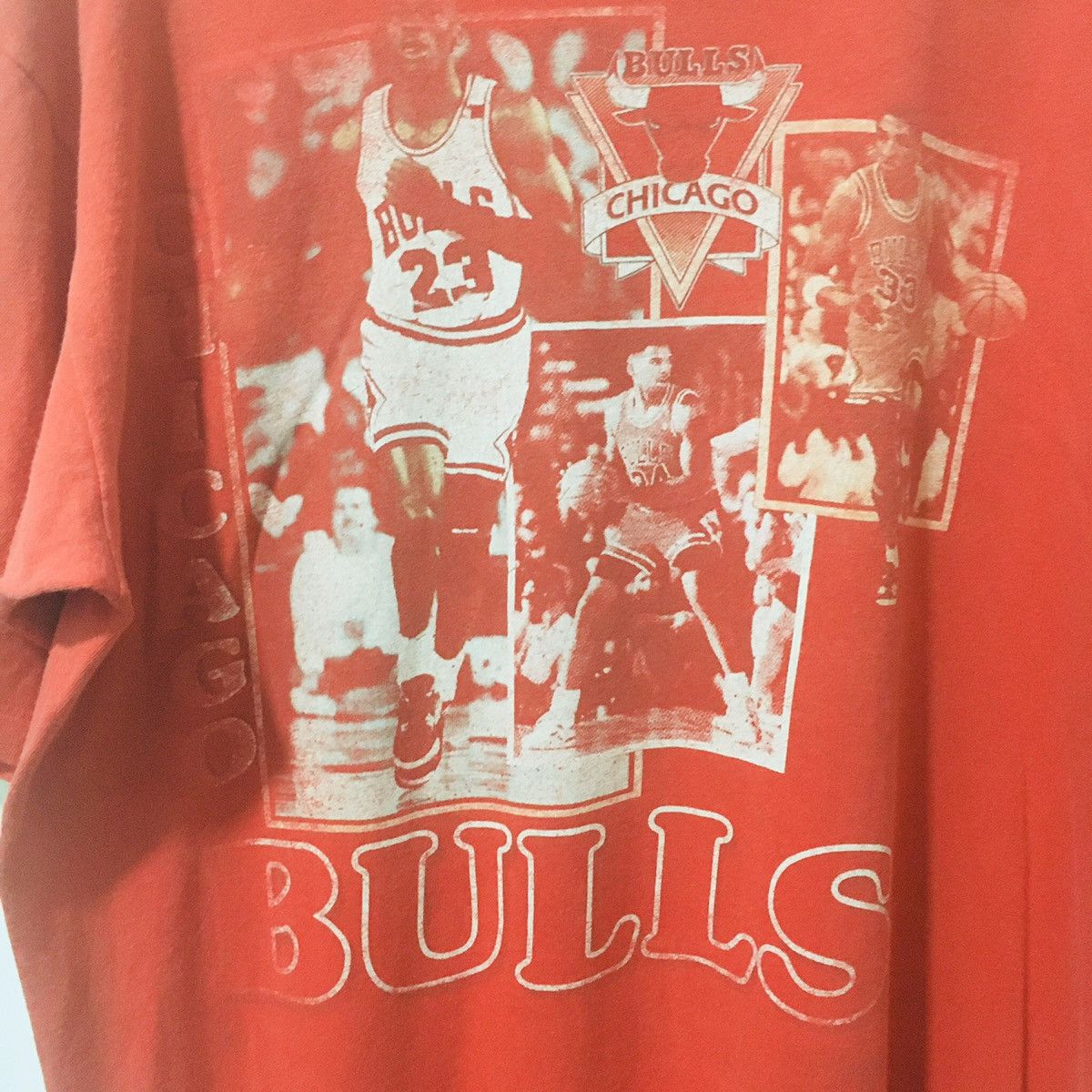 NBA Vintage Made USA Chicago Bulls Salem Sportwear t shirt Size US XL / EU 56 / 4 - 2 Thumbnail