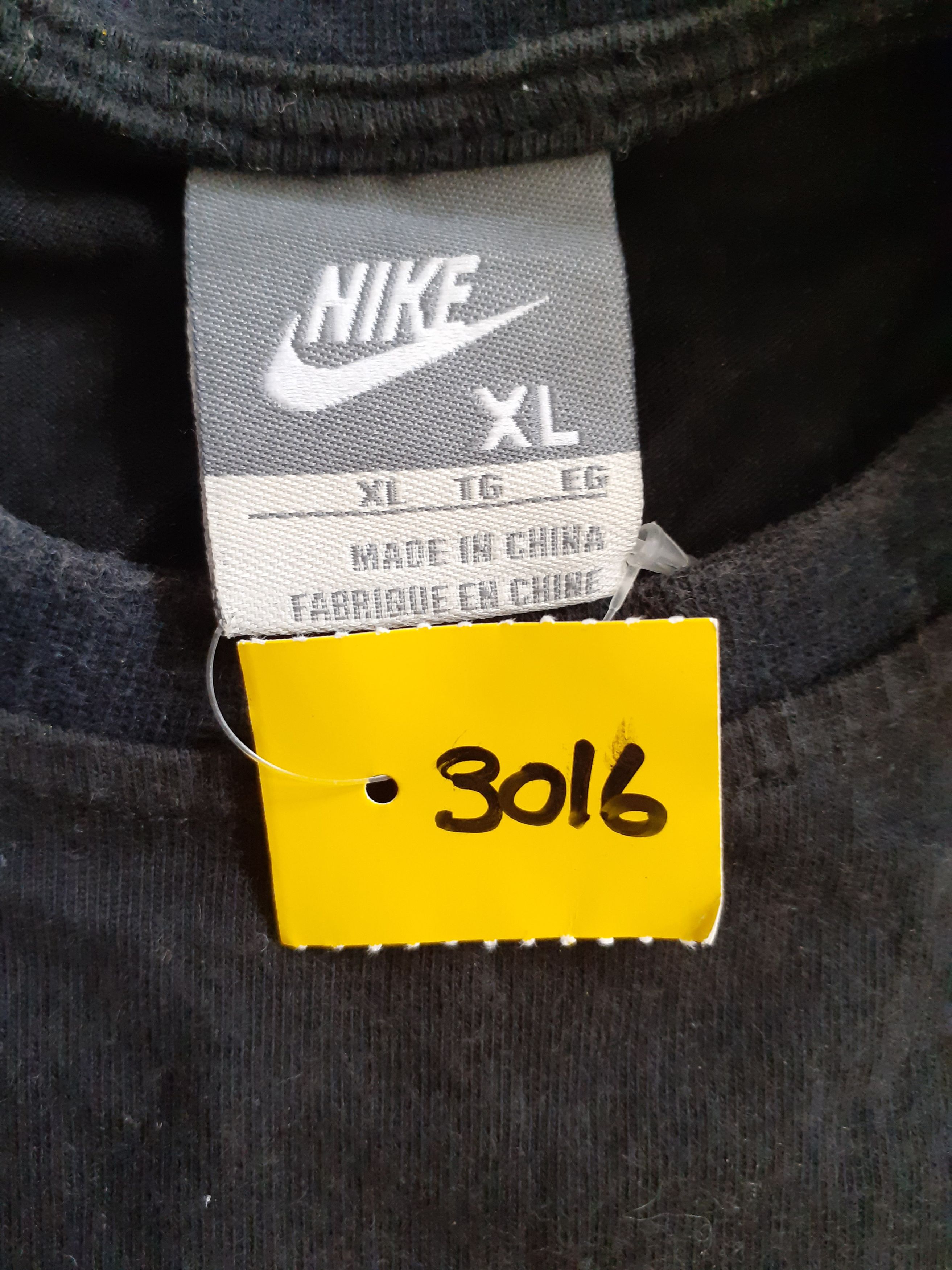 Nike × Vintage Nike black T-shirt #3016 Size US L / EU 52-54 / 3 - 9 Thumbnail