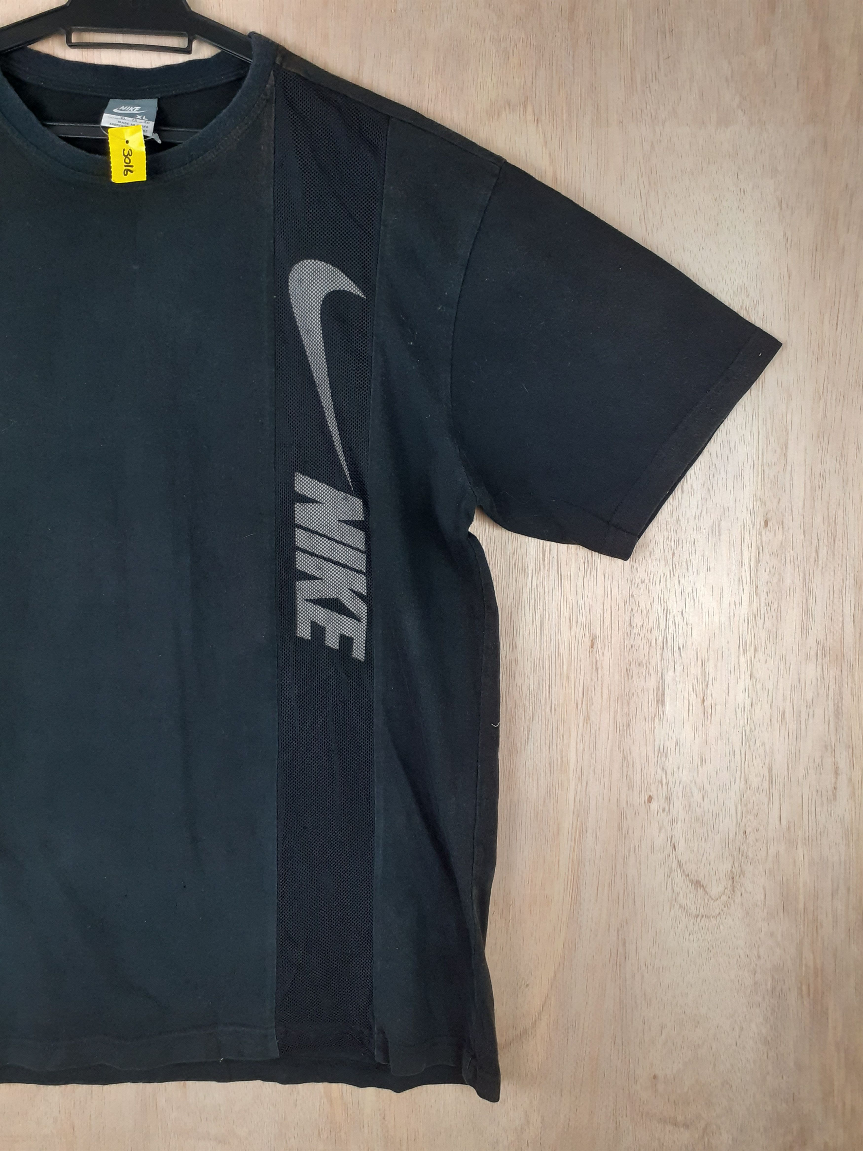 Nike × Vintage Nike black T-shirt #3016 Size US L / EU 52-54 / 3 - 5 Thumbnail