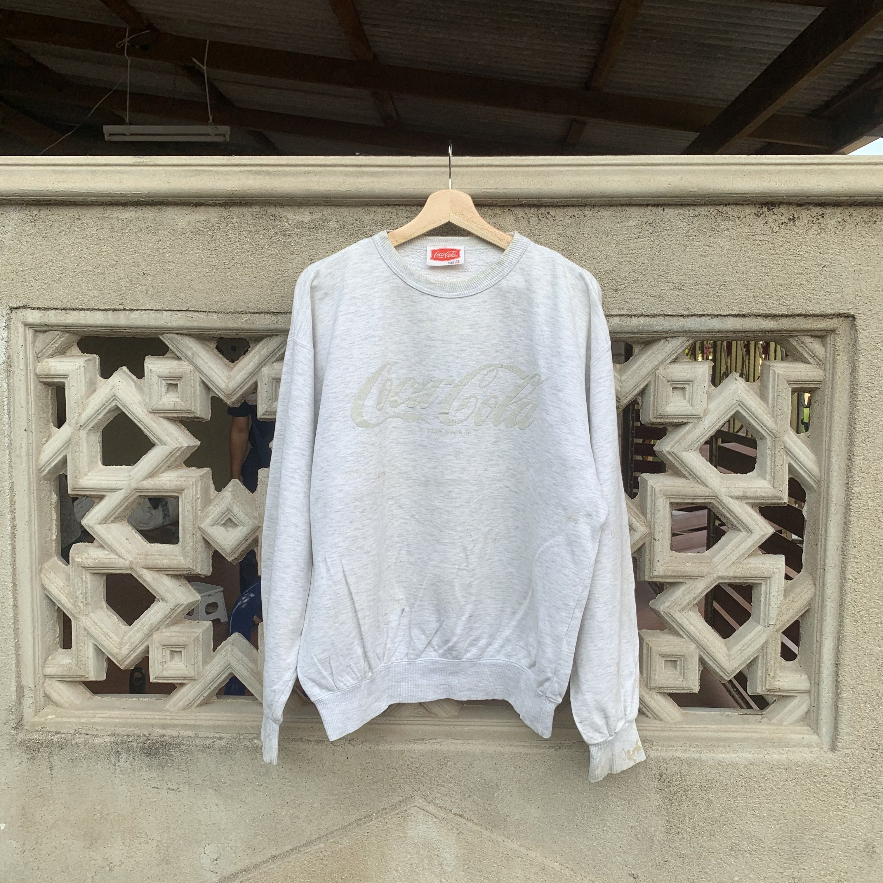 Coca Cola Vintage Coca Cola Coke Spell Out Pullover Sweatshirts Size US L / EU 52-54 / 3 - 1 Thumbnail