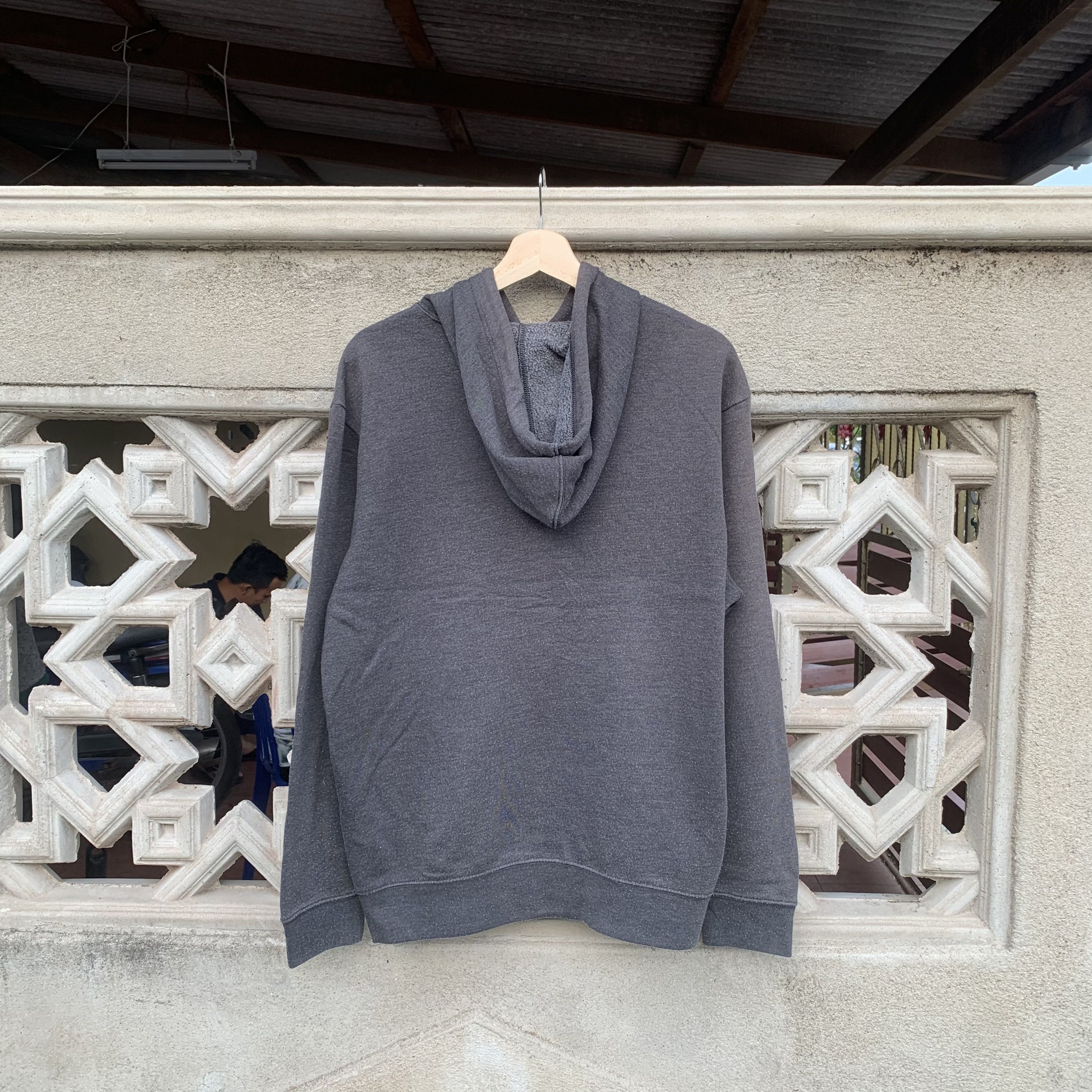 Gap Vintage Gap Spell Out American Flag Pullover Kanye Hooded Size US L / EU 52-54 / 3 - 6 Thumbnail
