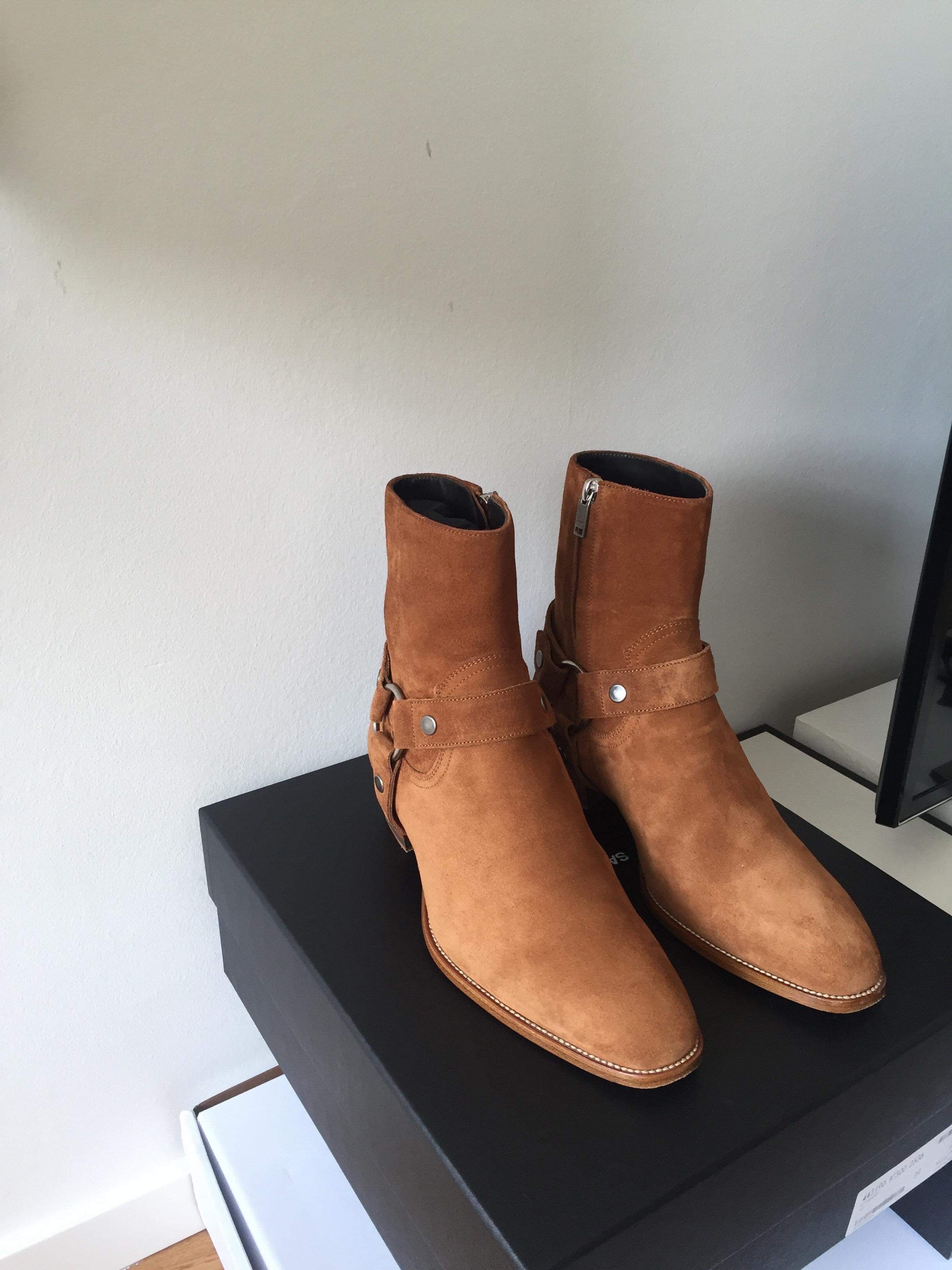 Saint Laurent Paris Saint Laurent Paris Wyatt 40 Harness Size US 6 / EU 39 - 4 Thumbnail