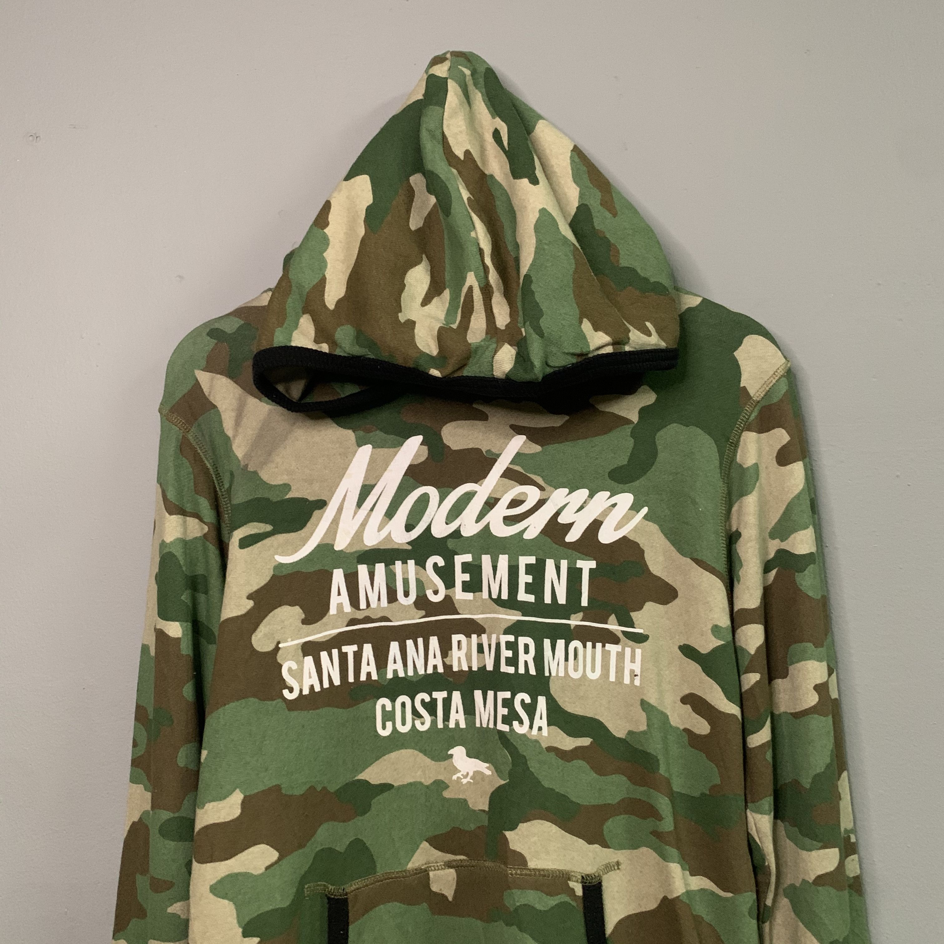 Japanese Brand Vintage Modern Amusement Small Logo Camouflage Hooded Size US M / EU 48-50 / 2 - 2 Thumbnail