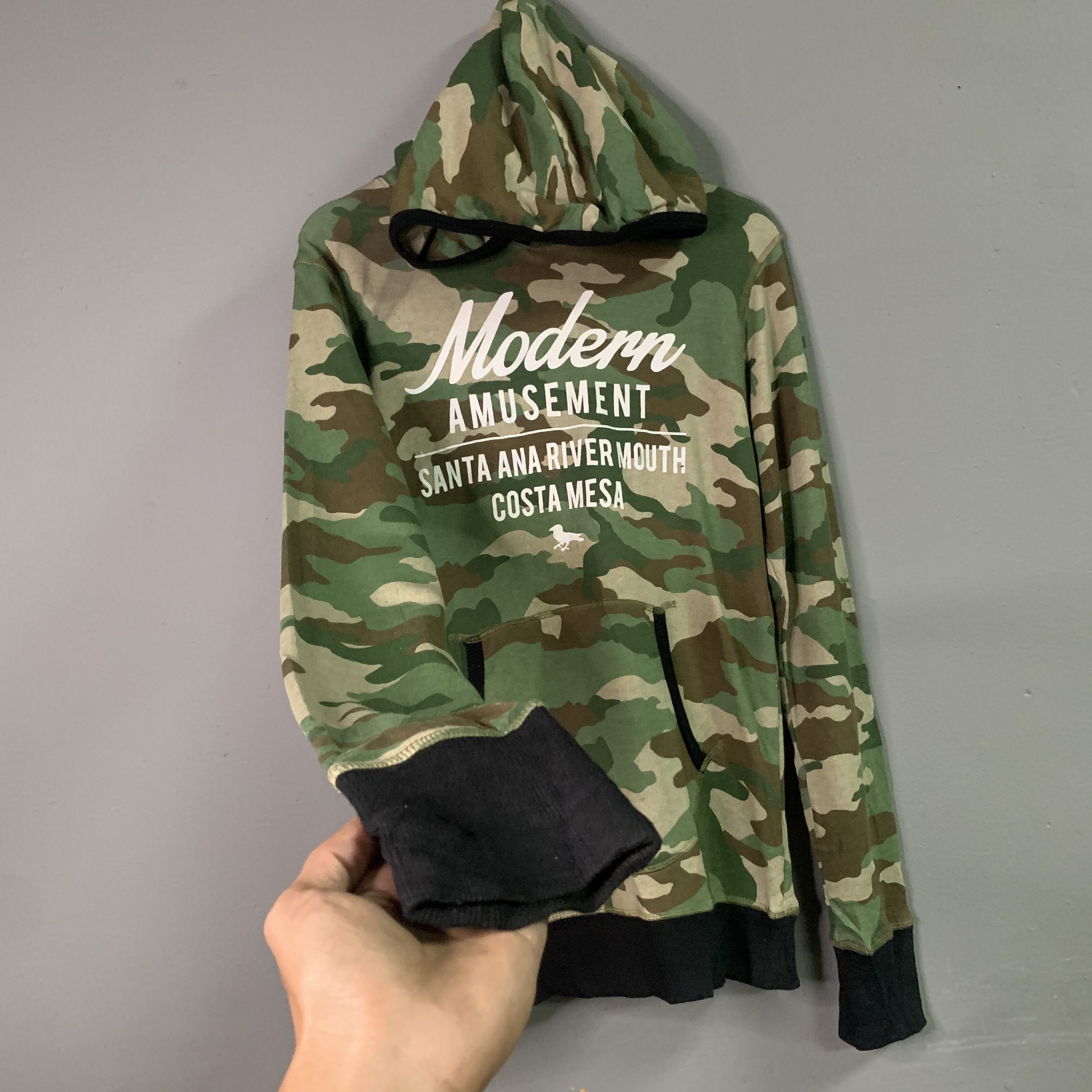 Japanese Brand Vintage Modern Amusement Small Logo Camouflage Hooded Size US M / EU 48-50 / 2 - 4 Thumbnail