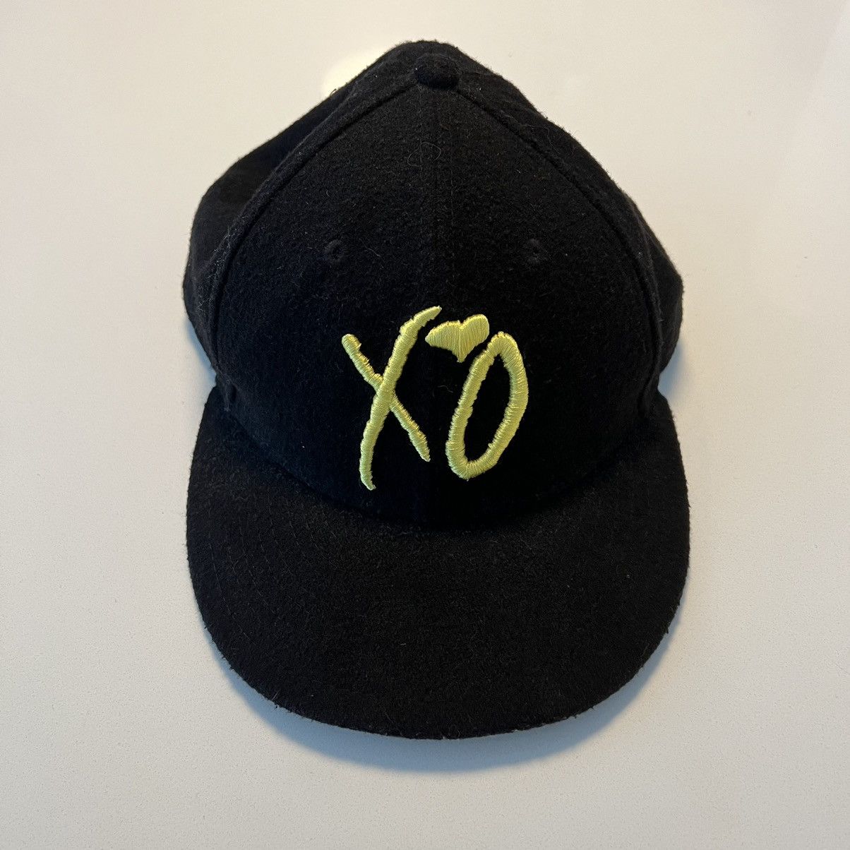 Casquette The Weeknd XO Trilogy First Drop 2014 New Era - Édition Ultra Rare, Neuf Avec Défaut Léger