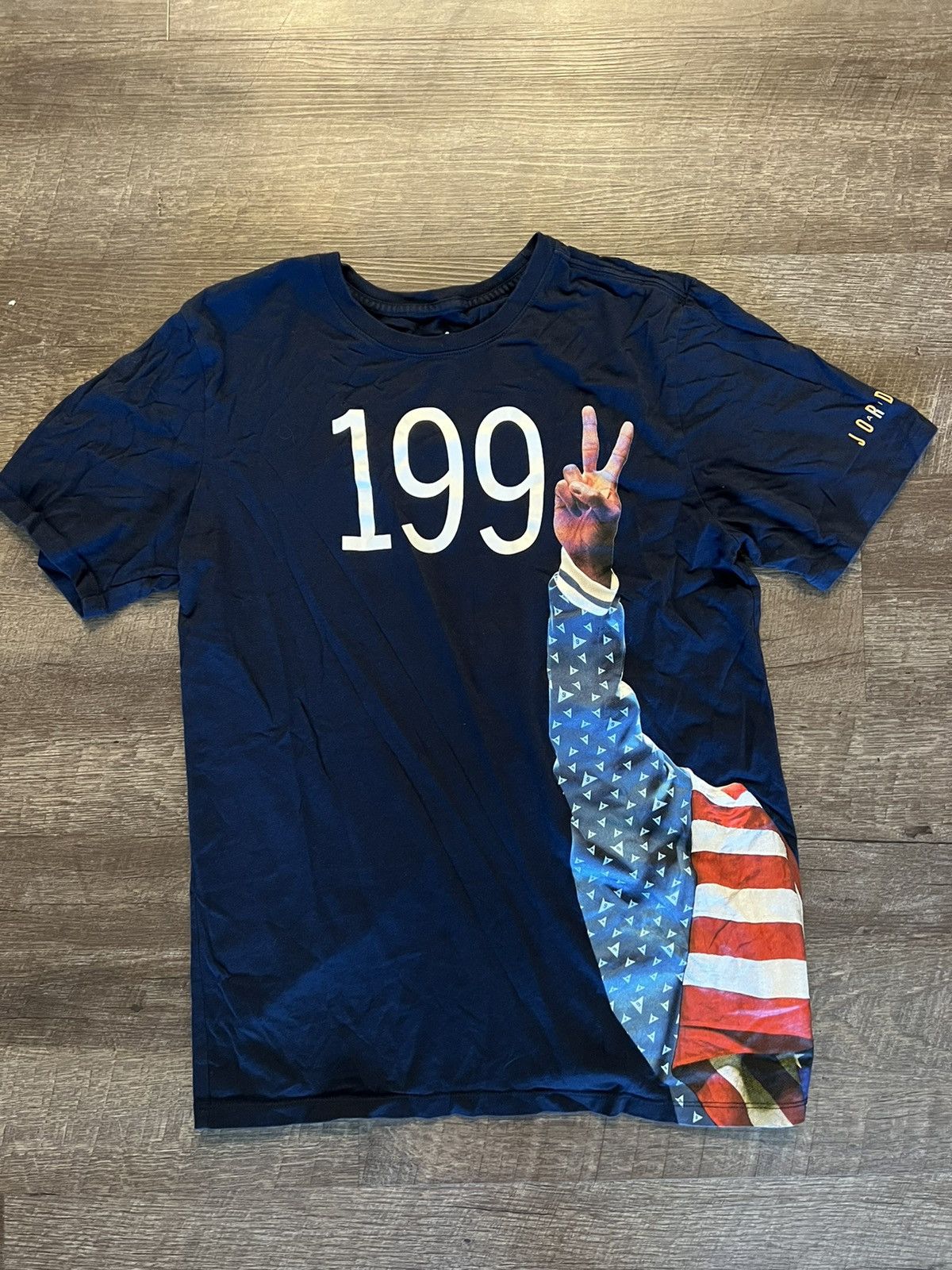 Jordan Brand Rare Air Jordan “1992 Peace Sign Olympics” Tshirt Size US M / EU 48-50 / 2 - 1 Thumbnail