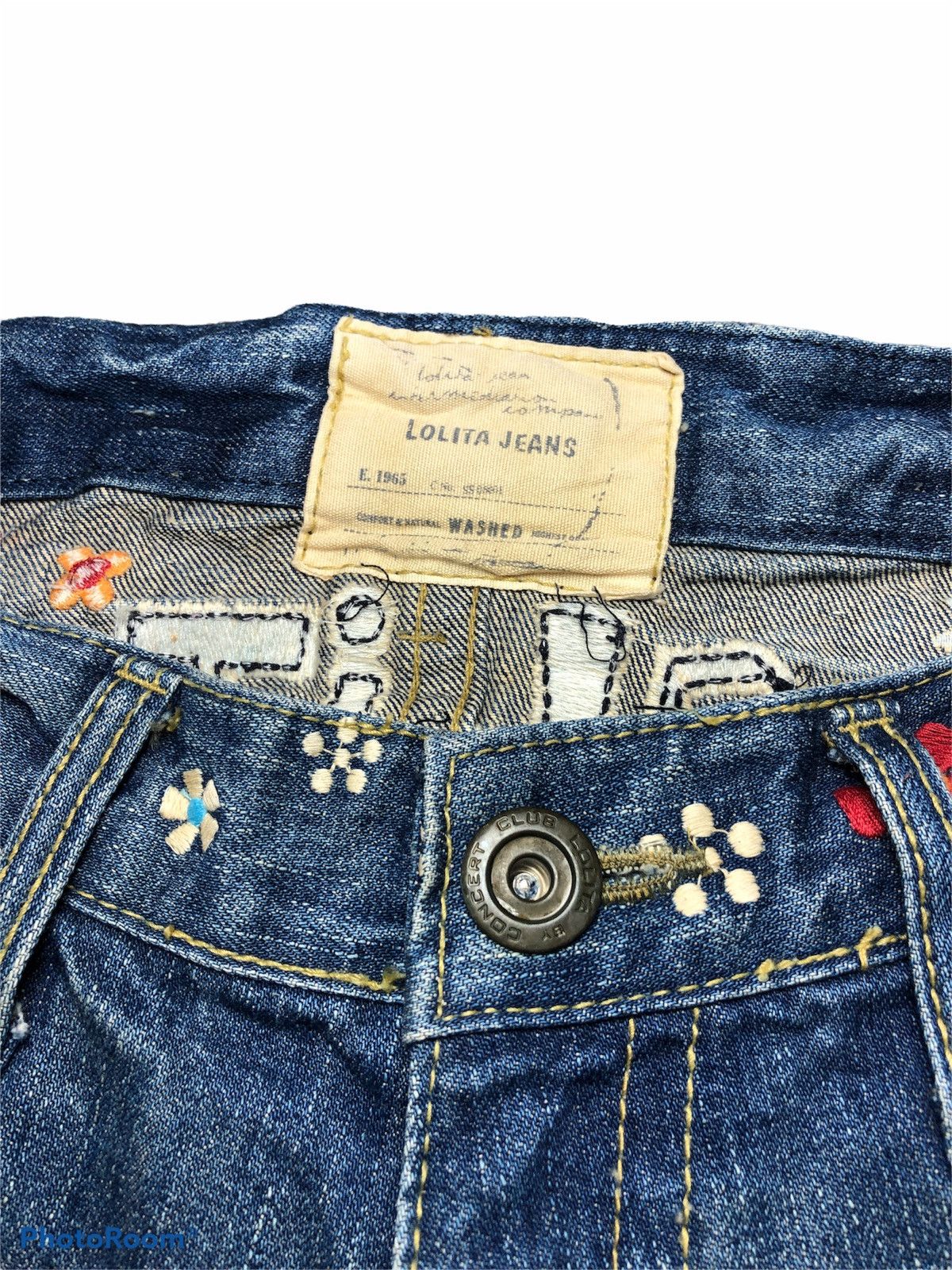 Other EMBROIDERY FLOWER DENIN BY LOLITA JEANS Size US 33 - 6 Thumbnail