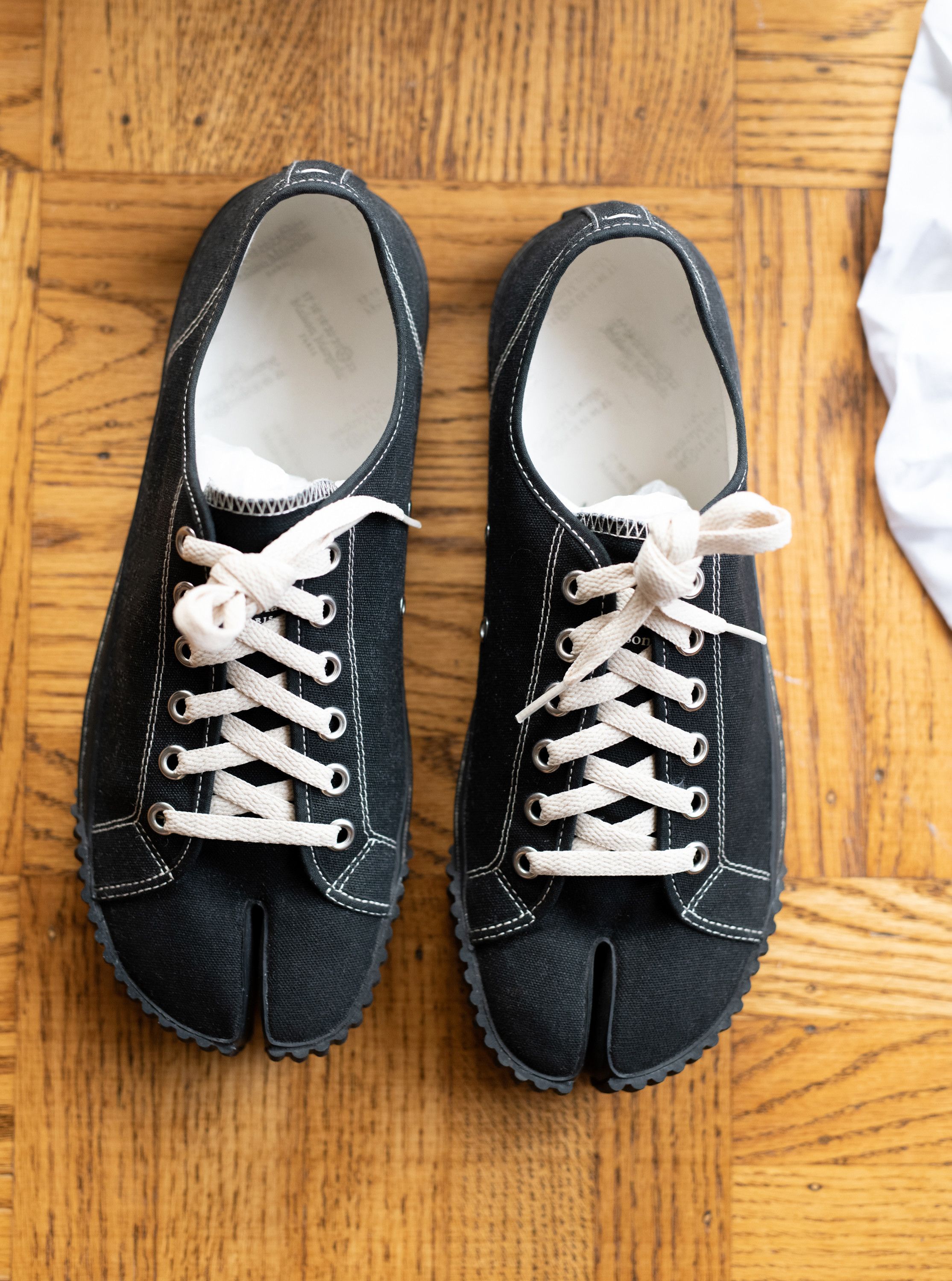 MARTIN MARGIELA tabi sneakers 42