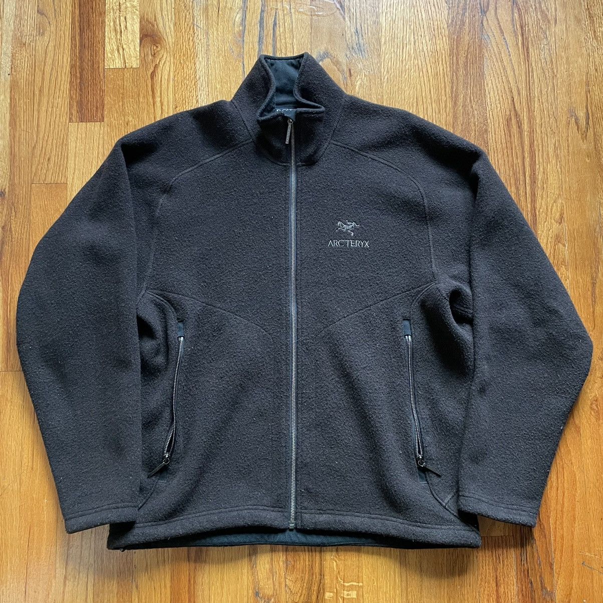 Arc'teryx Gothic Cardigan Dark Gray Mサイズ Arc'teryx Gothic Cardigan Dark Gray Mサイズ
