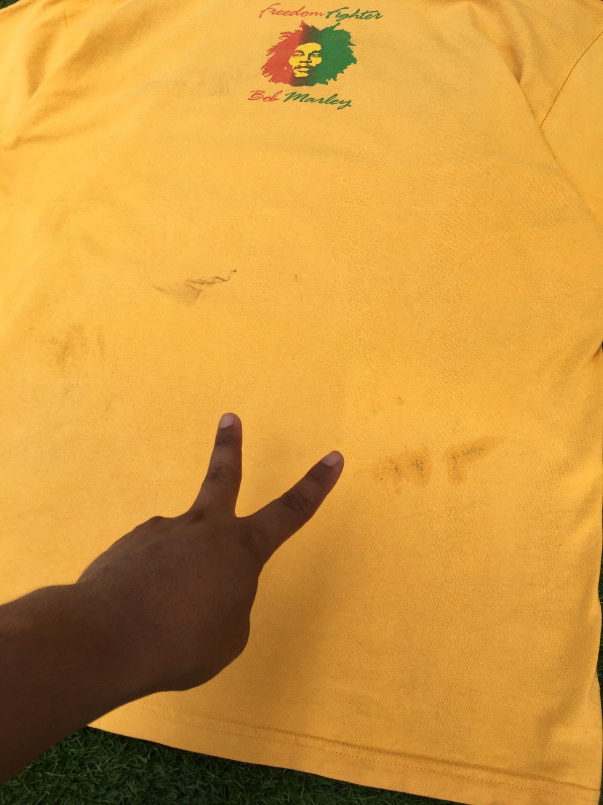 Bob Marley Rare Vintage Bob Marley Freedom Fighter Gold Tshirt Size US L / EU 52-54 / 3 - 17 Thumbnail
