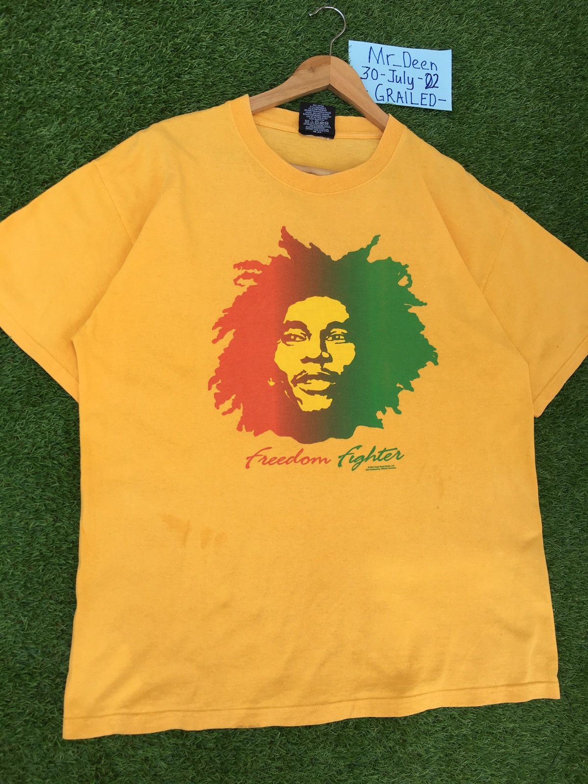 Bob Marley Rare Vintage Bob Marley Freedom Fighter Gold Tshirt Size US L / EU 52-54 / 3 - 3 Thumbnail