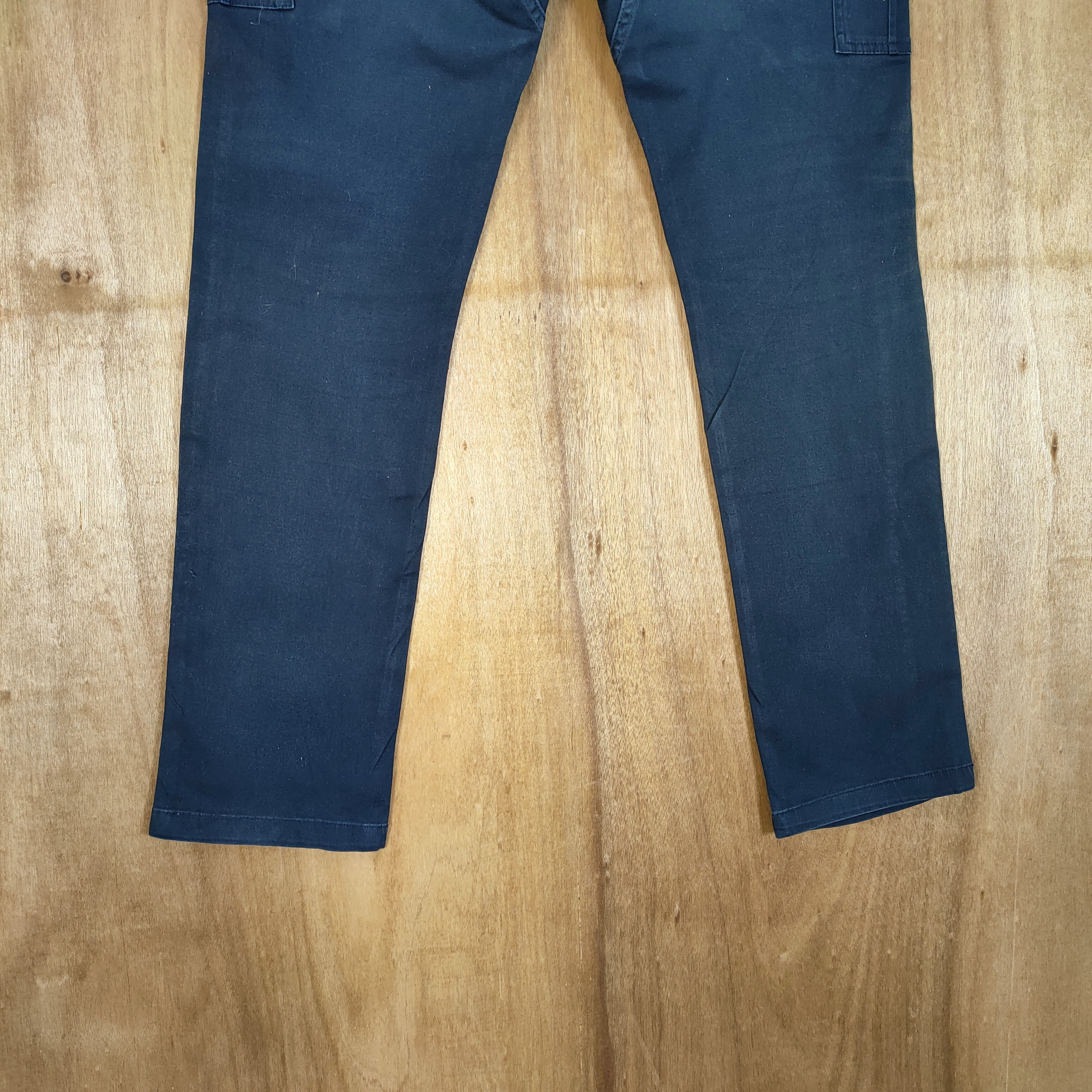 Japanese Brand VINTAGE JAPANESE SKINNY DARK BLUE CARGO PANTS Size US 30 / EU 46 - 8 Thumbnail