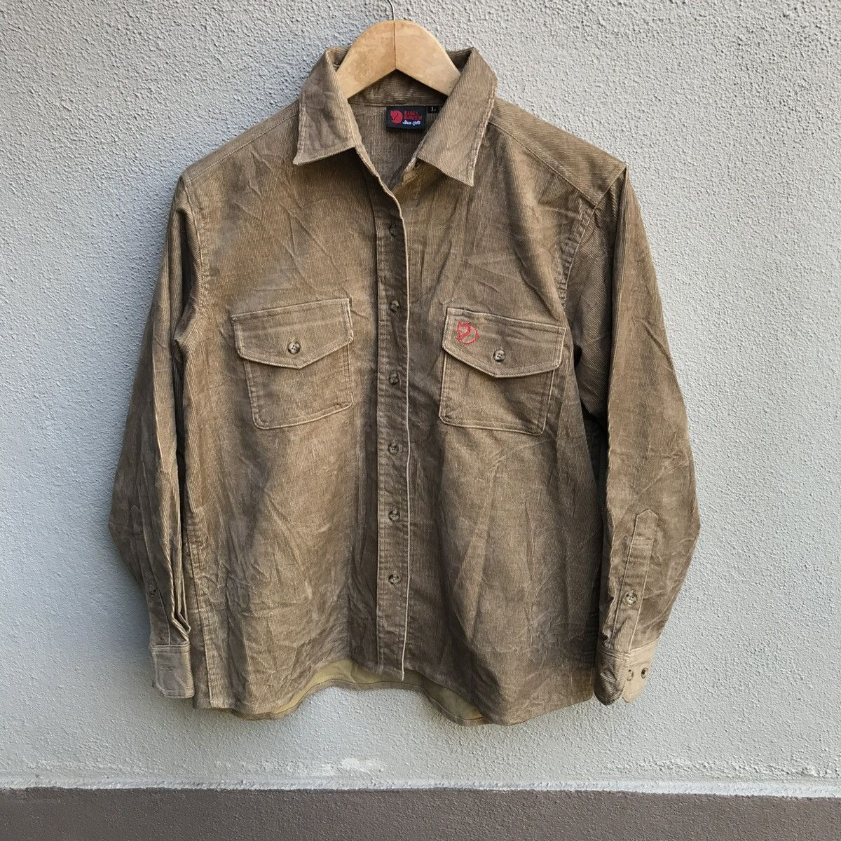 Fjallraven FJALL RAVEN corduroy shirt outdoor Size US L / EU 52-54 / 3 - 1 Thumbnail