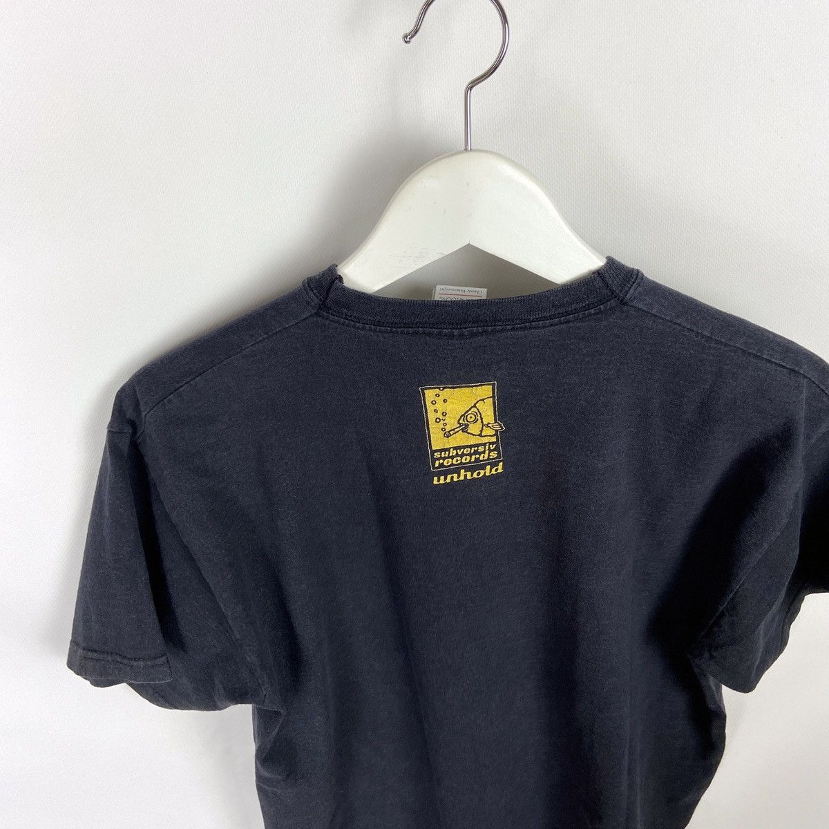 Band Tees Vintage 00s Unhold Rock Band tee size M Alternative rock Size US M / EU 48-50 / 2 - 3 Thumbnail