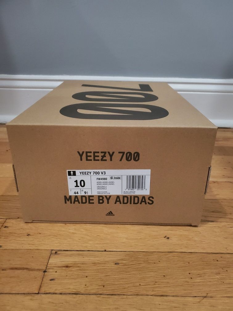 Yeezy 700 V3 Azael Size 10