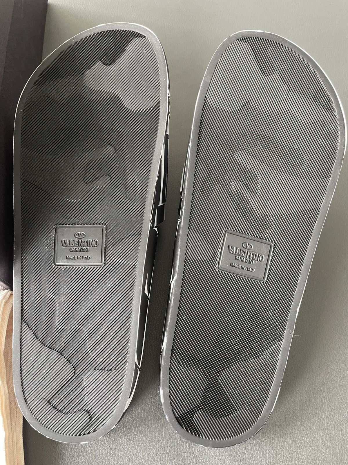 Valentino Brand New VLTN Monogram Valentino Slides Size US 11 / EU 44 - 7 Thumbnail