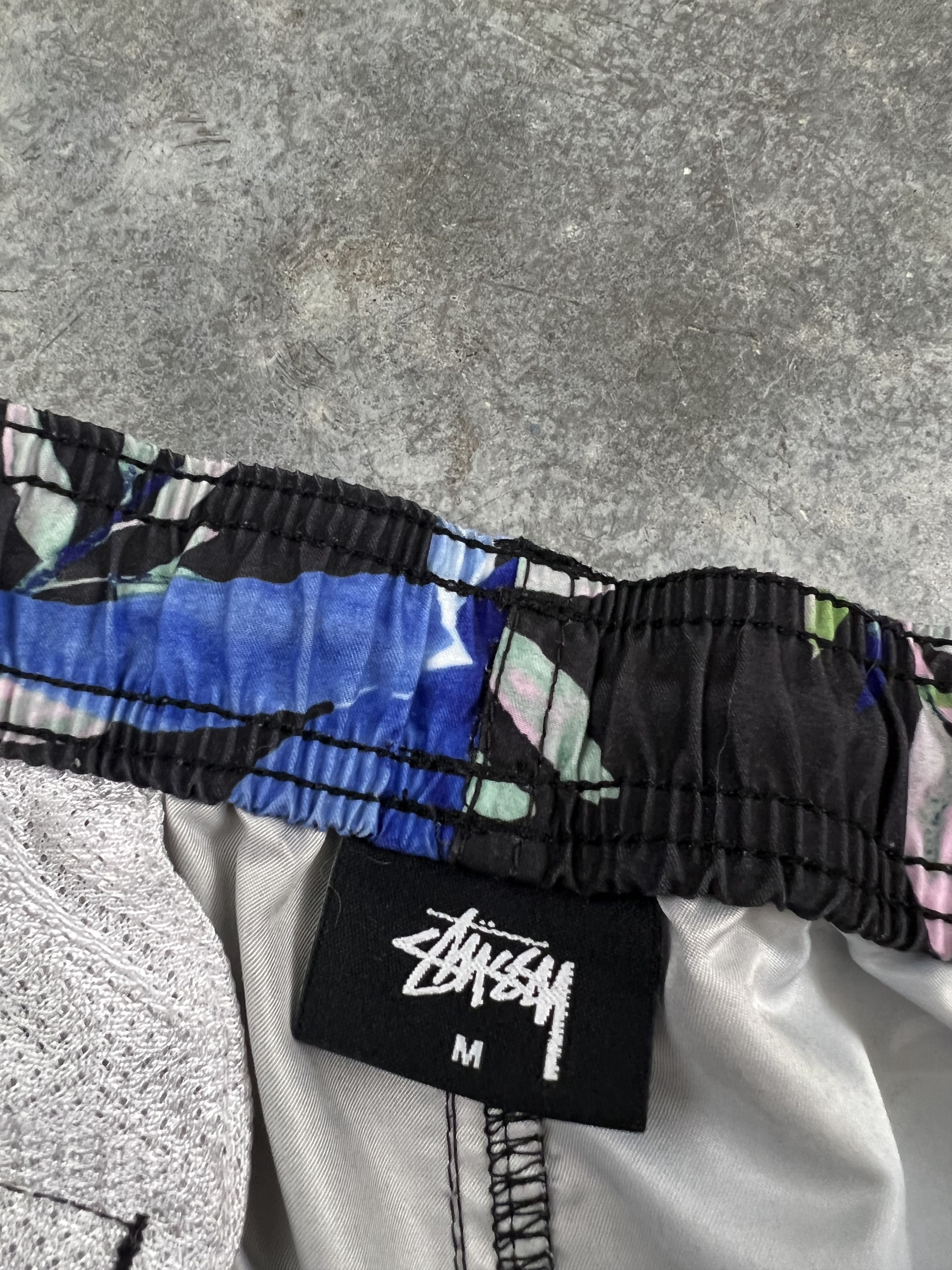 Stussy Stussy Blue Floral Stock Water Logo Shorts Black Medium Size US 32 / EU 48 - 5 Thumbnail