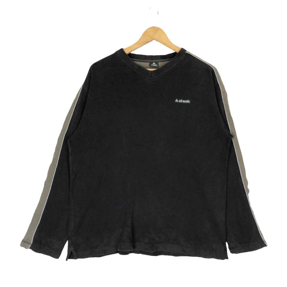 vintage 90s airwalk sweatshirt jumper pullover