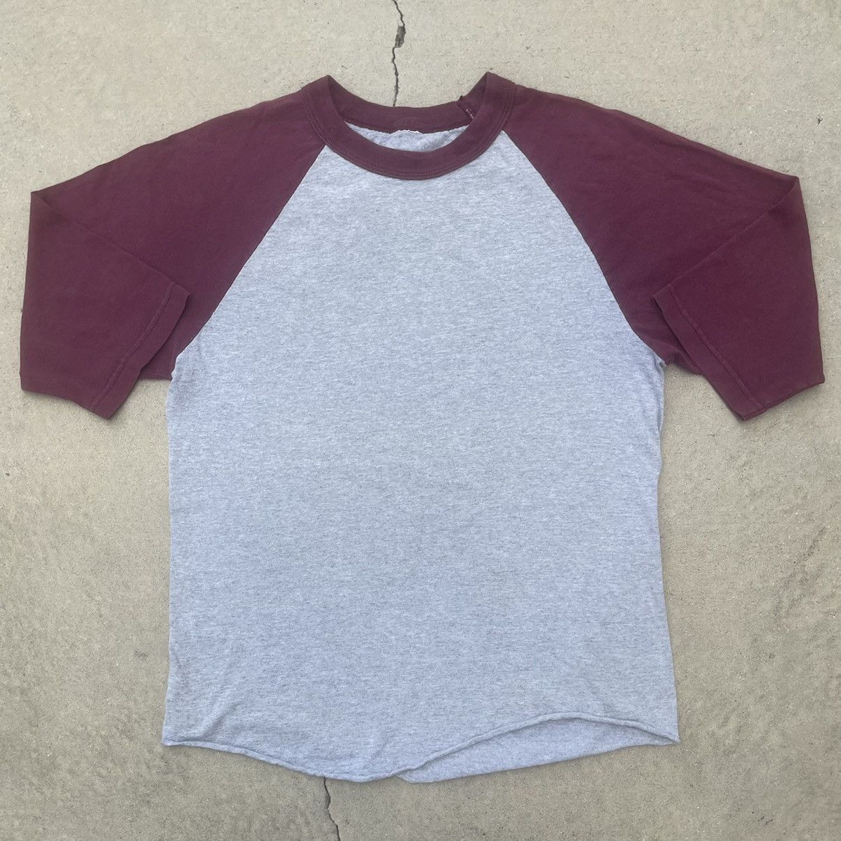 Vintage Vintage Y2K Grey/Burgundy Blank Raglan Baseball t M Size US M / EU 48-50 / 2 - 1 Thumbnail